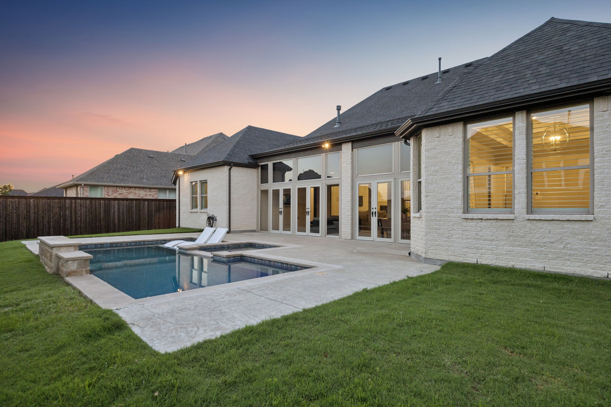 2200 Weathertop Lane