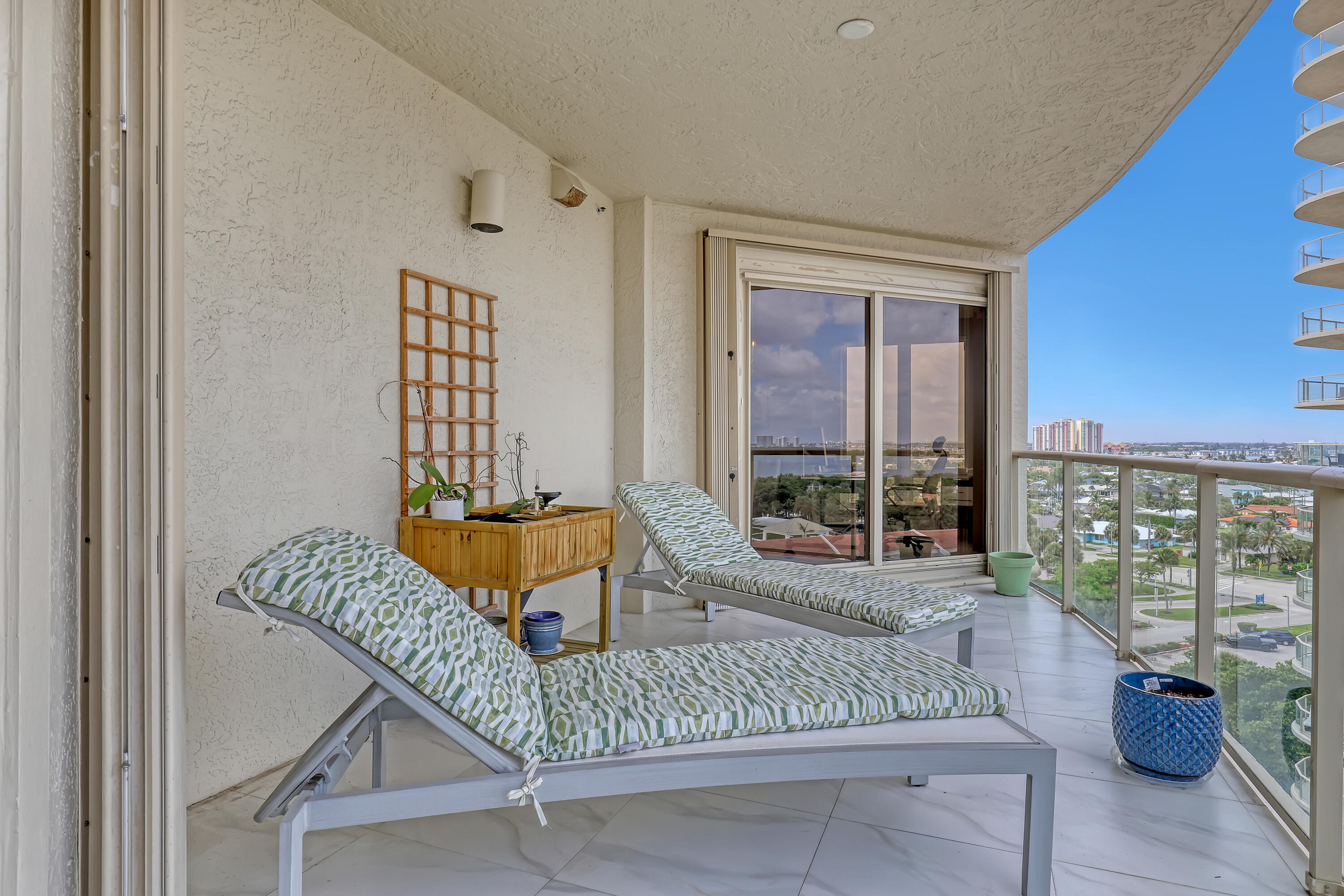 3920 N Ocean Drive 9b