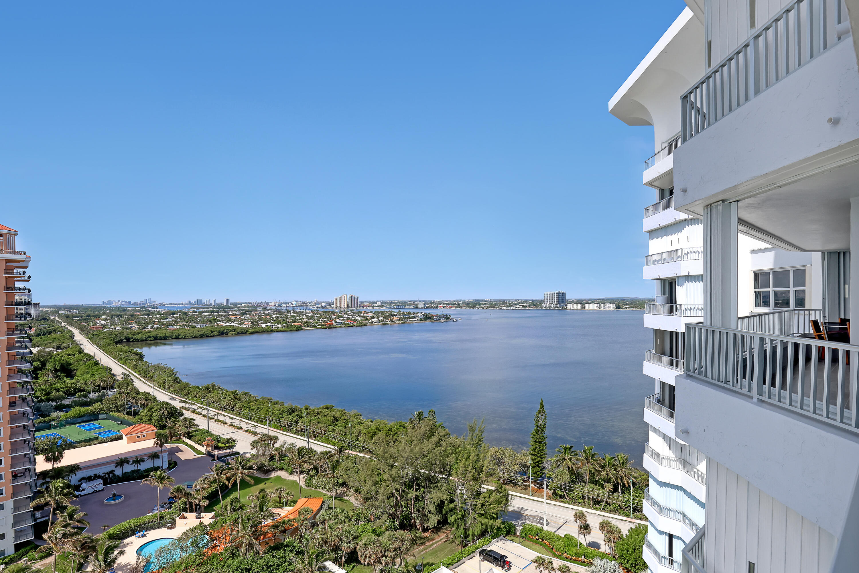 5200 N Ocean Drive 1902