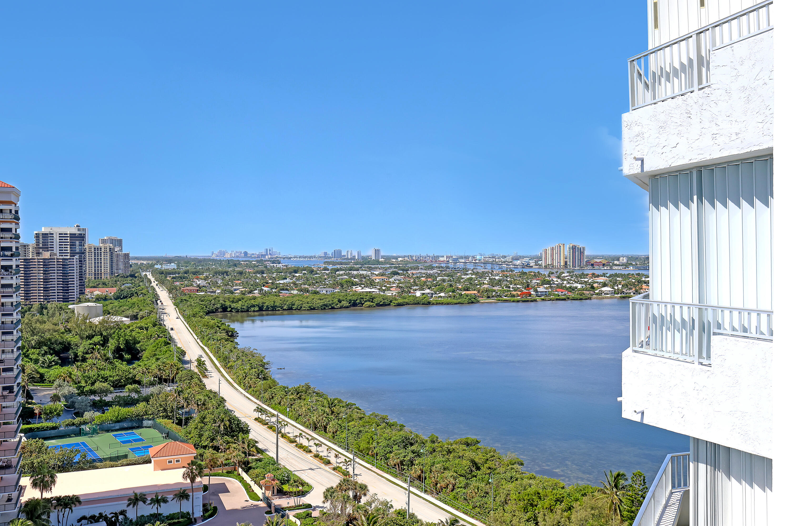 5200 N Ocean Drive 1902