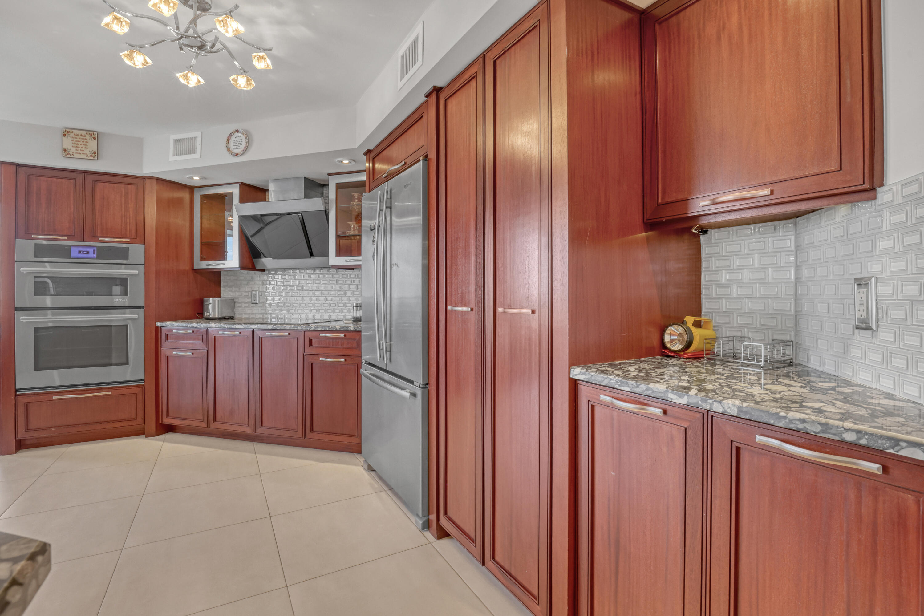 5200 N Ocean Drive 1902