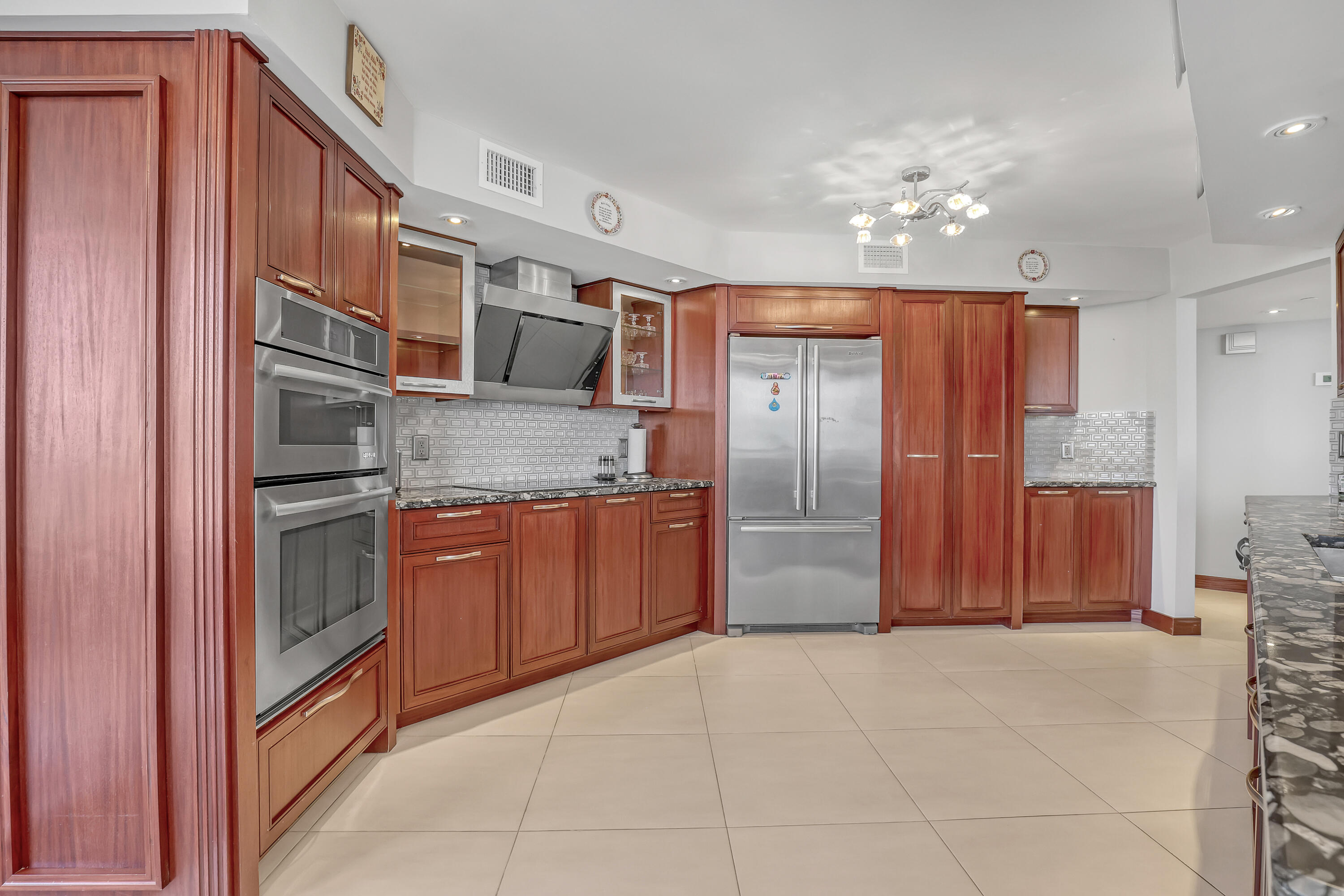 5200 N Ocean Drive 1902