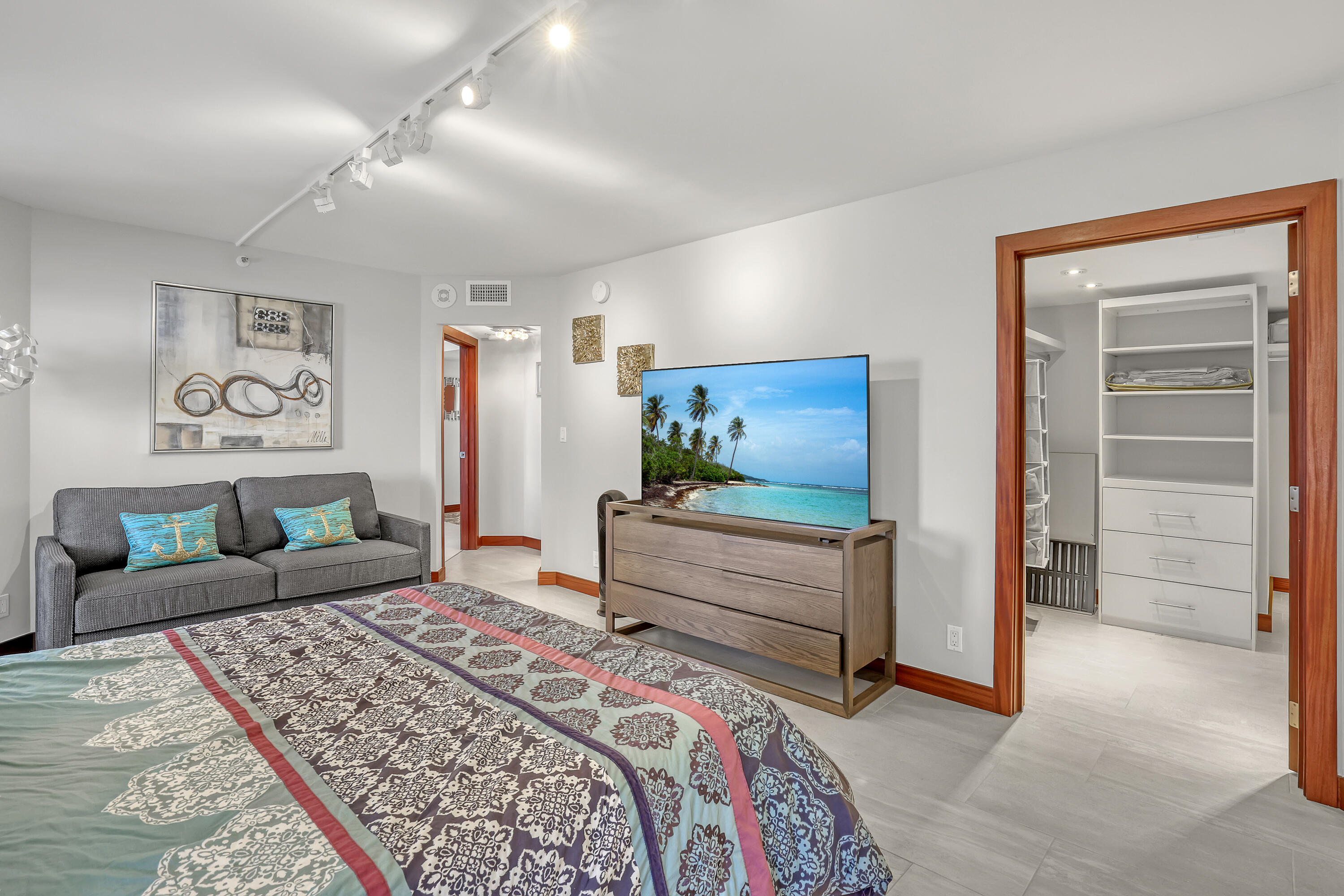 5200 N Ocean Drive 1902