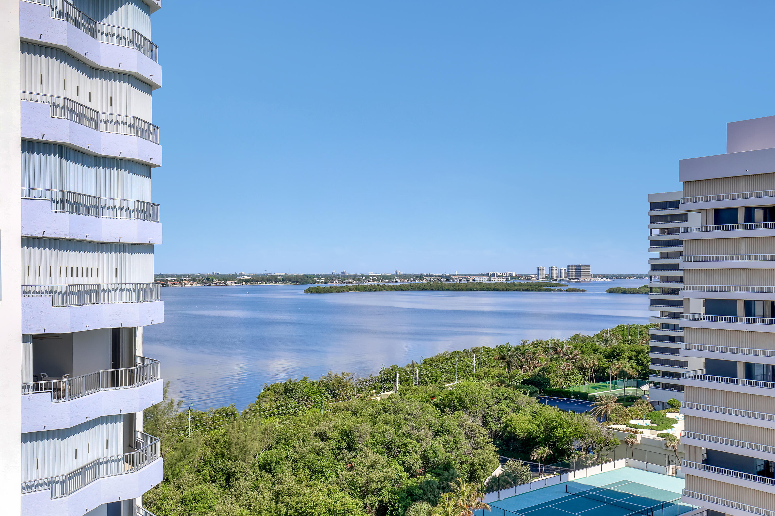 5200 N OCEAN Drive N 1201
