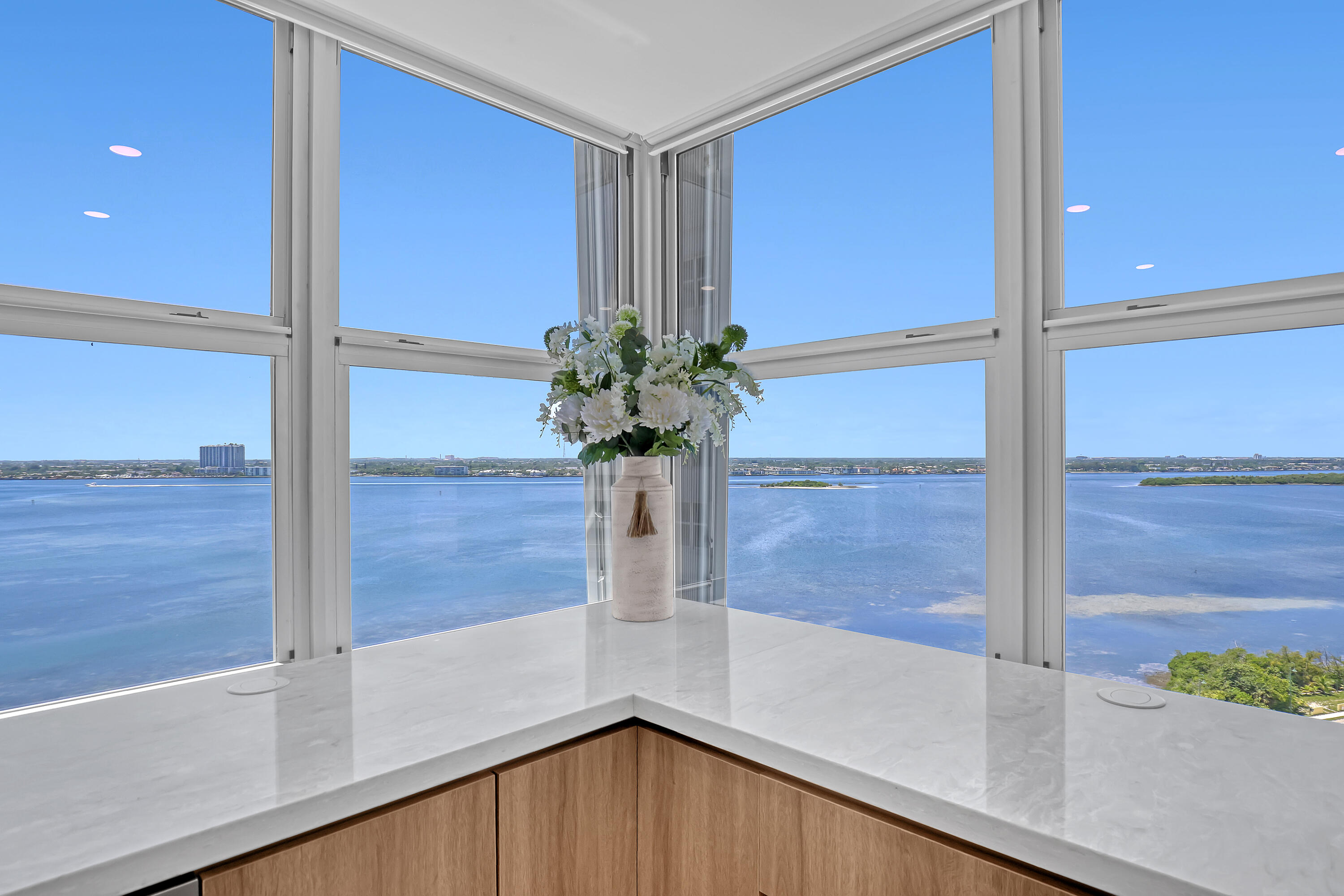 5200 N OCEAN Drive 1703