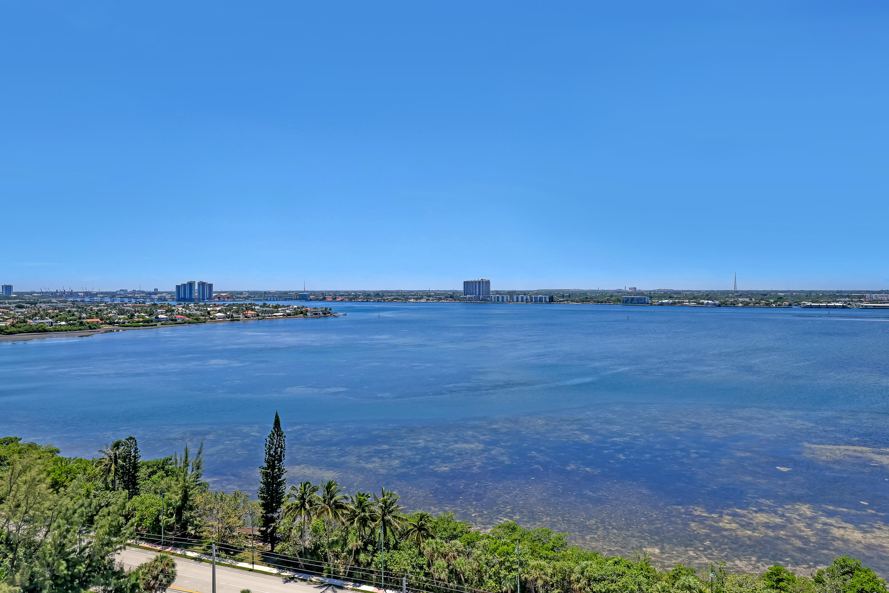 5200 N OCEAN Drive 1703