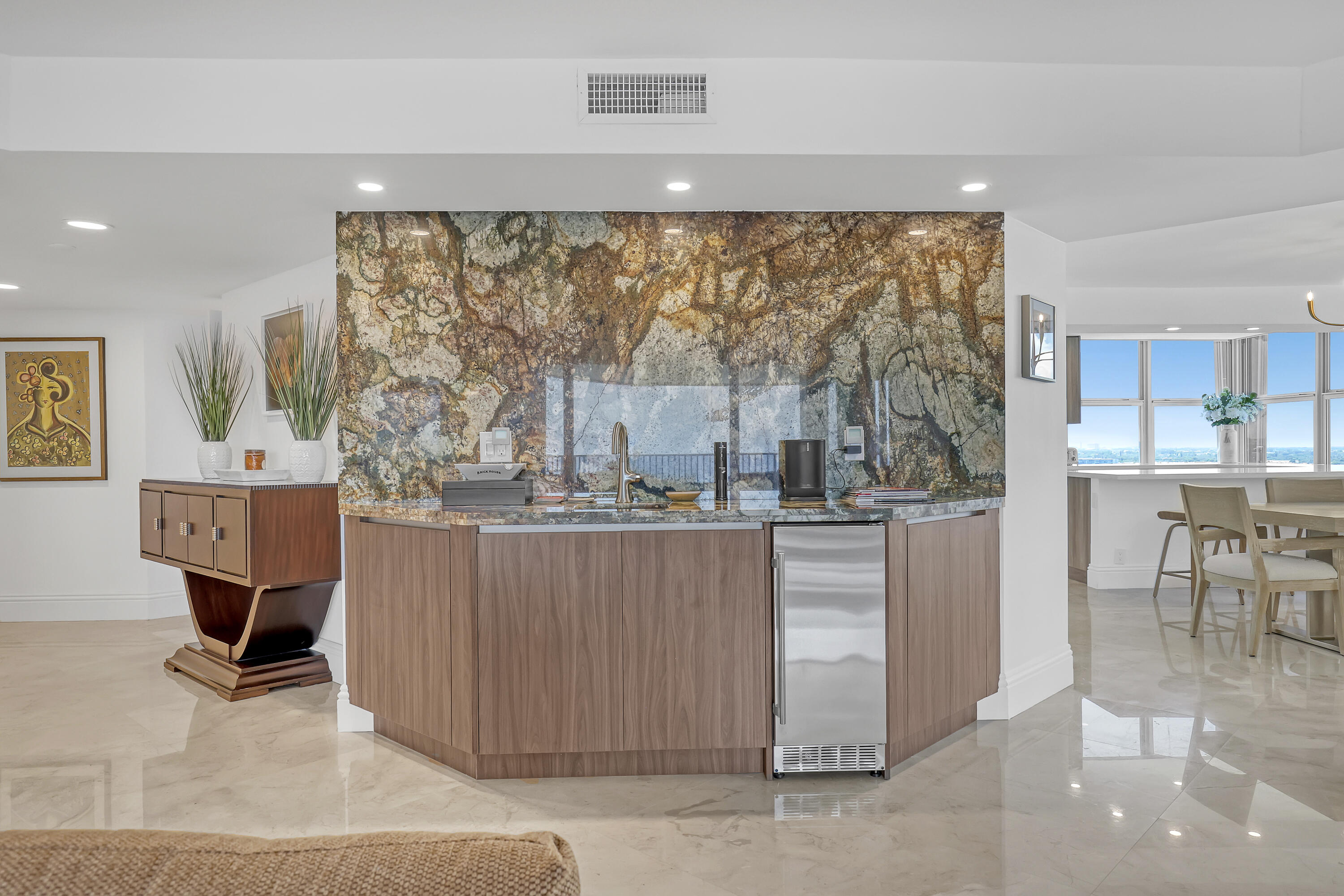 5200 N OCEAN Drive 1703