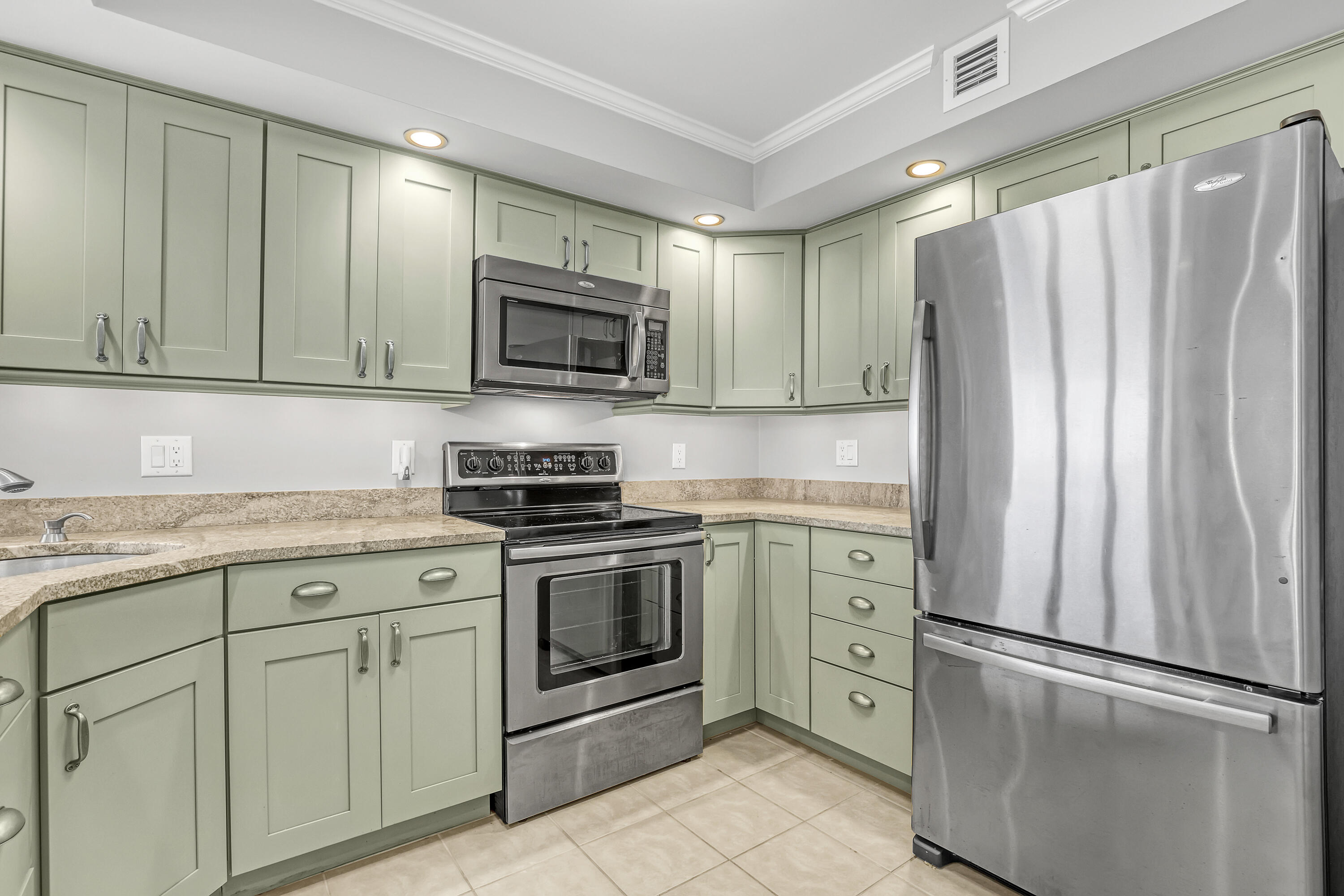 2800 N Ocean Drive A-22A