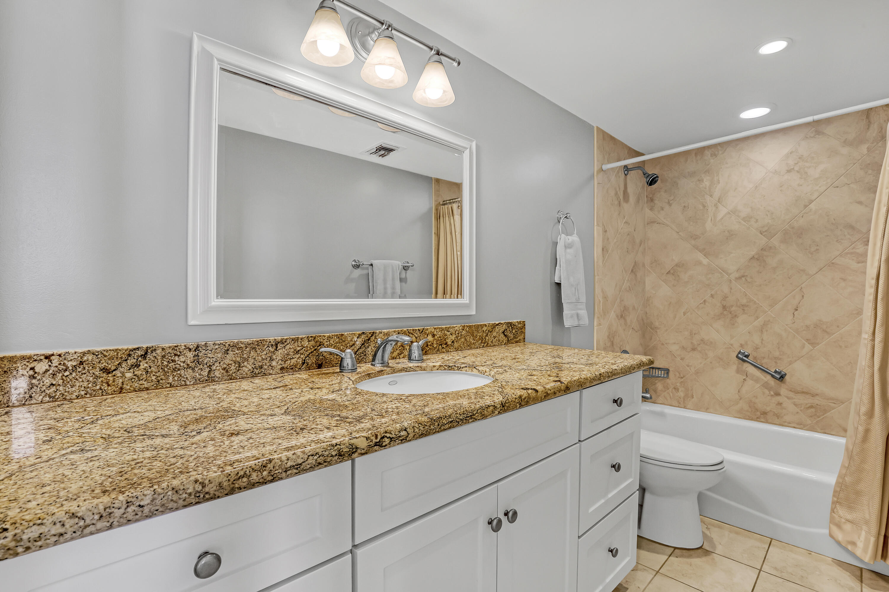 2800 N Ocean Drive A-22A