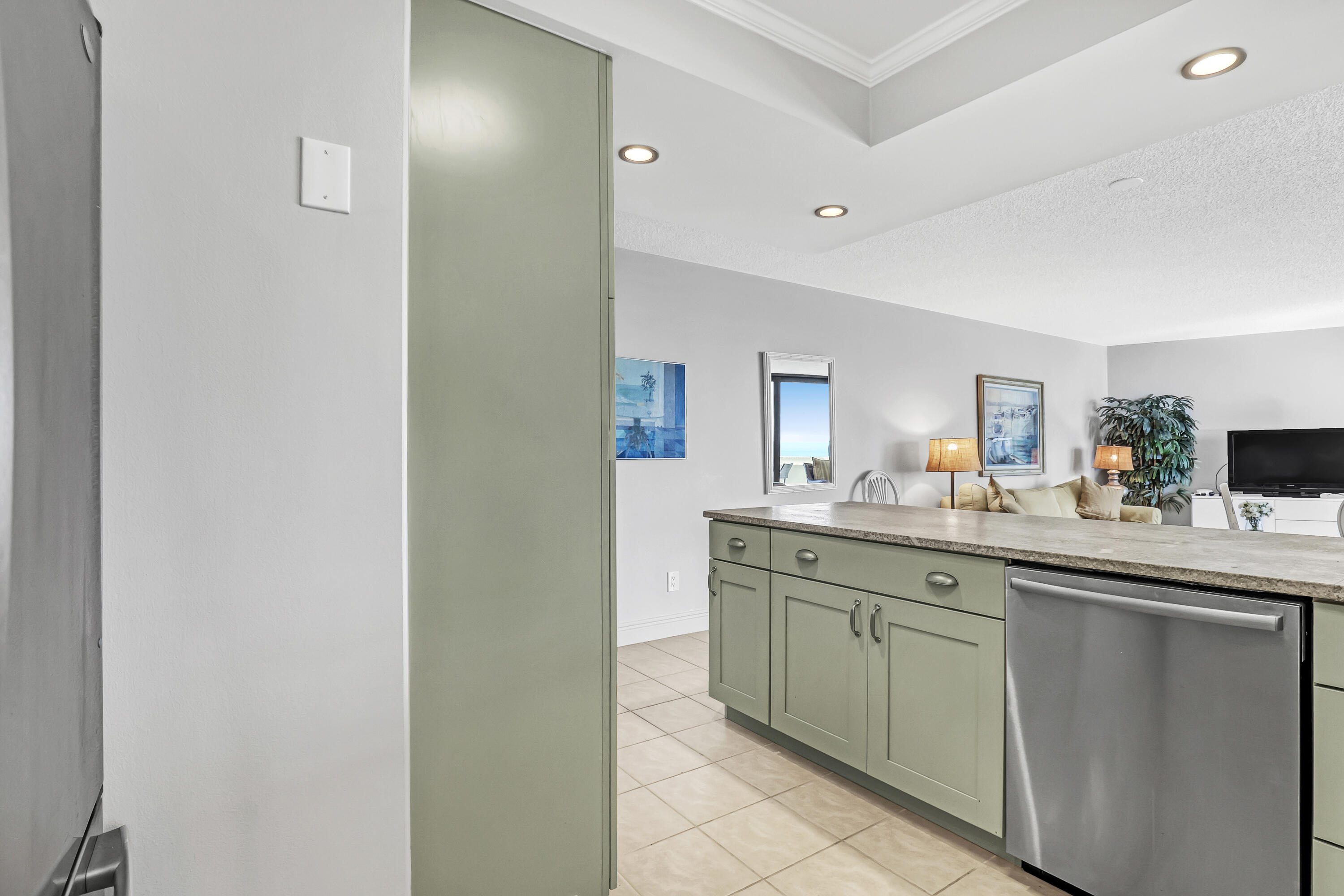 2800 N Ocean Drive A-22A