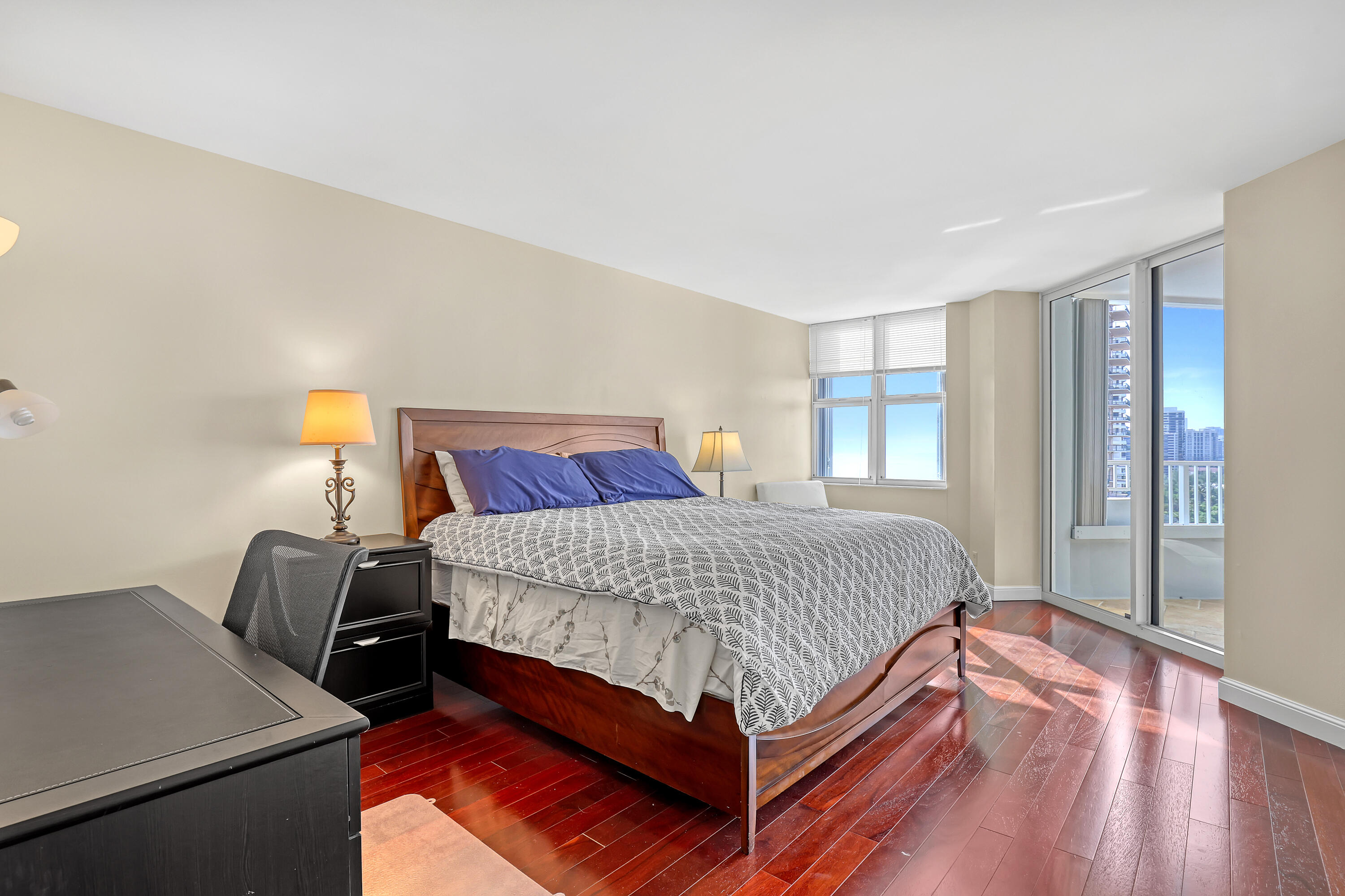 5200 N Ocean Drive 1004