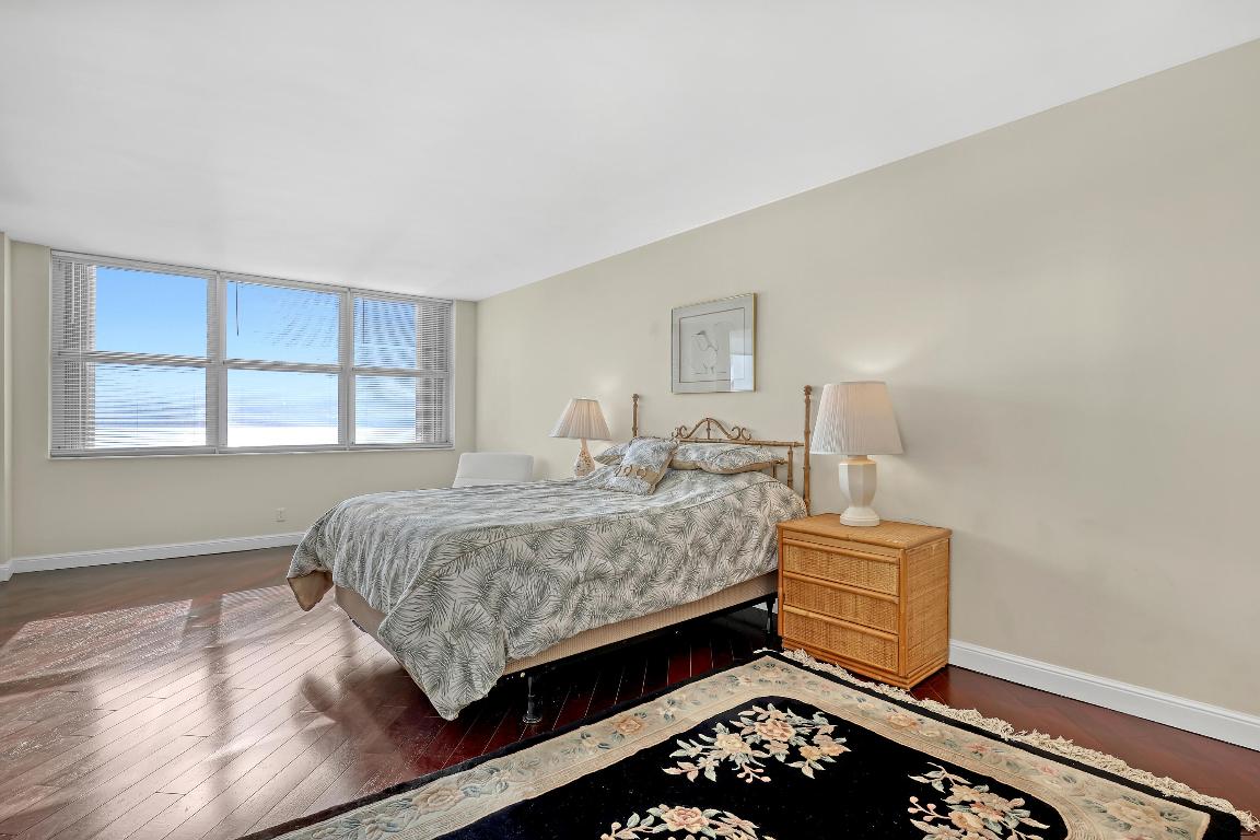 5200 N Ocean Drive 1004