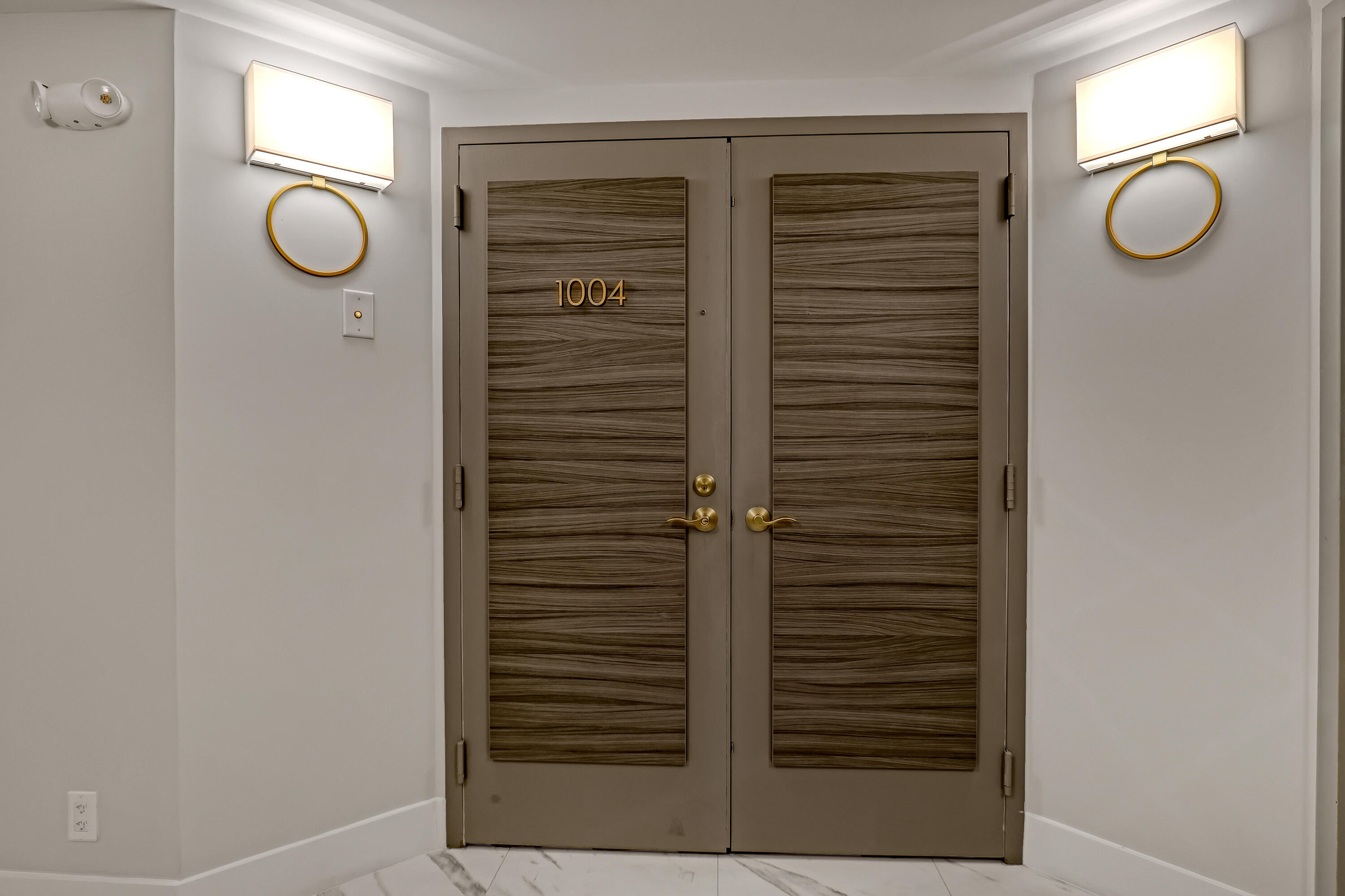 5200 N Ocean Drive 1004