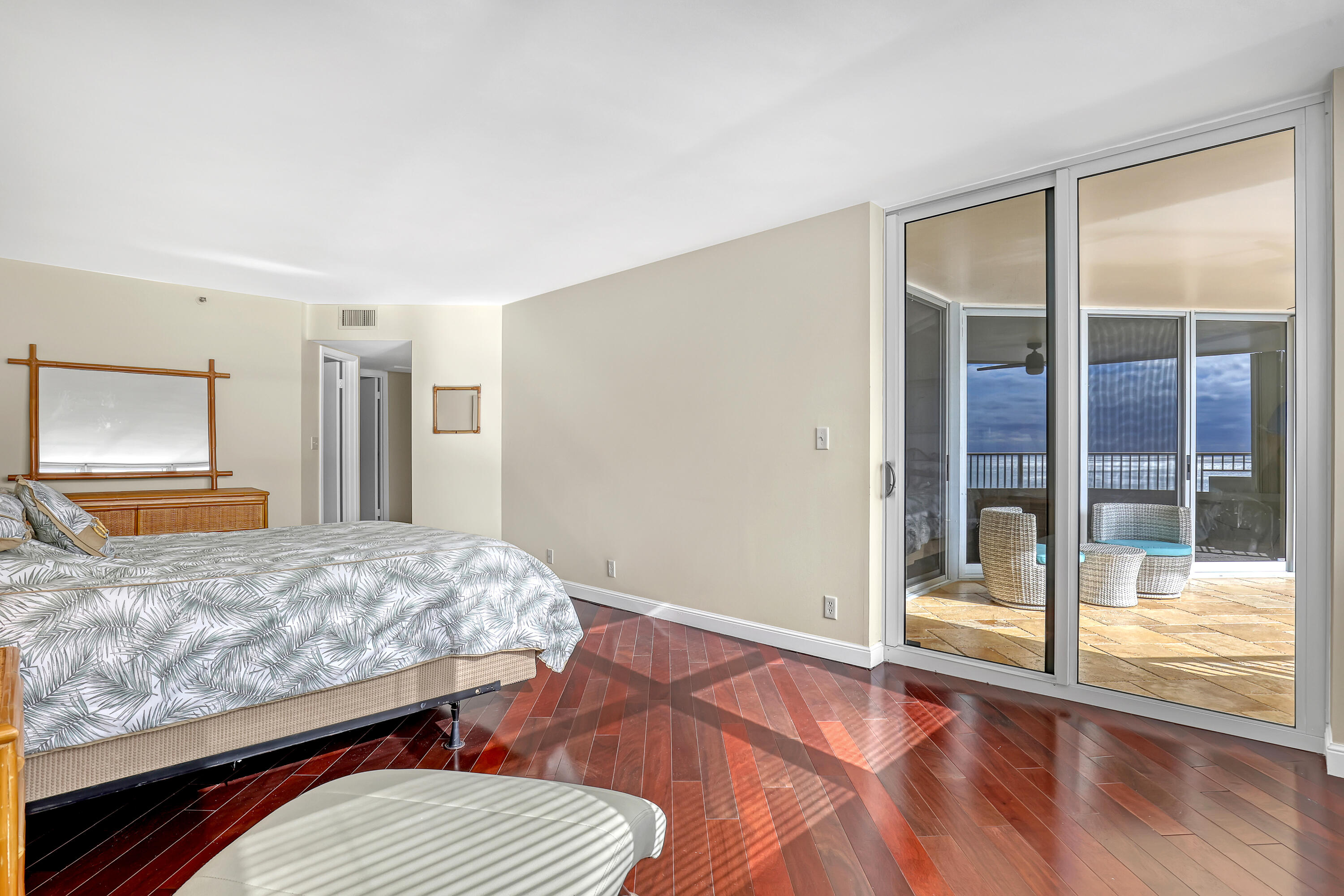 5200 N Ocean Drive 1004