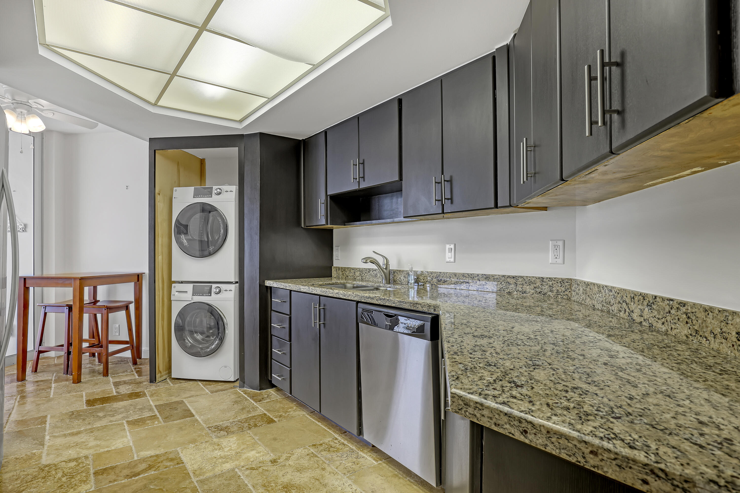 5200 N Ocean Drive 1004