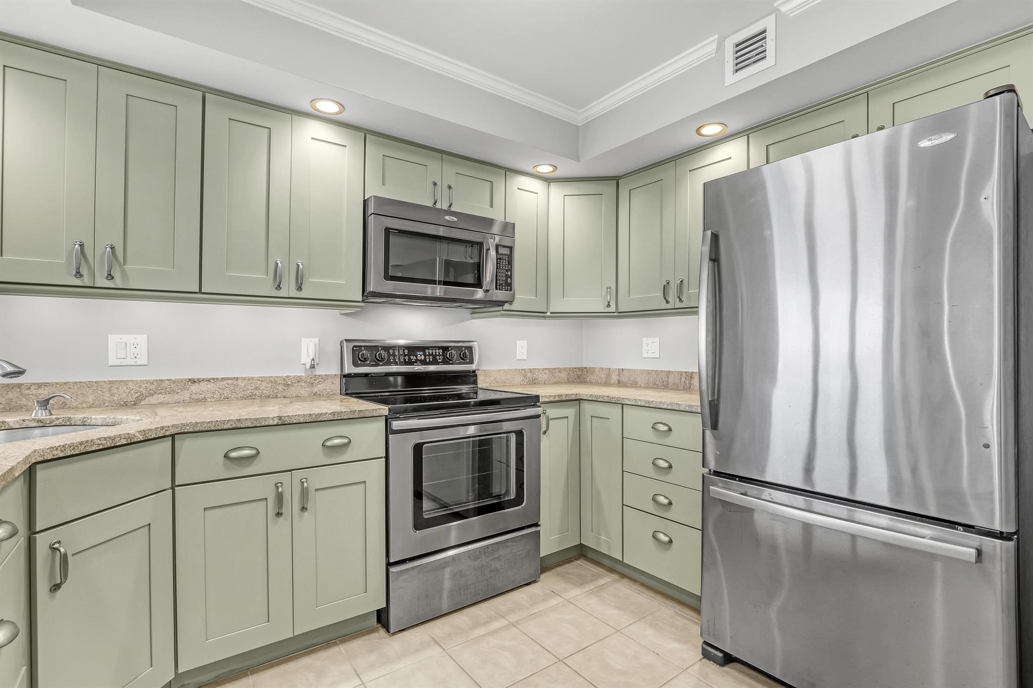 2800 N Ocean Drive A-22a