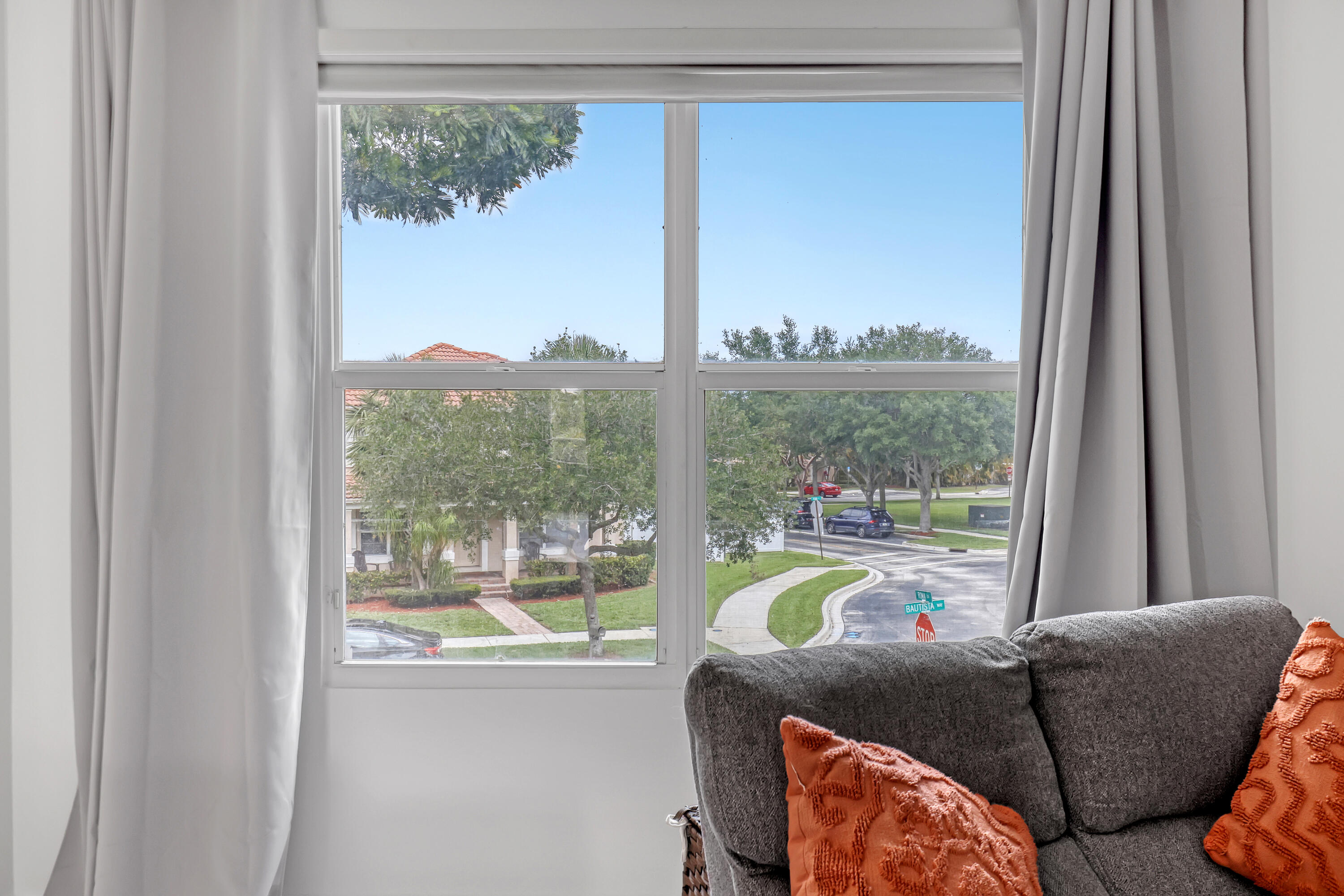 8086 Bautista Way