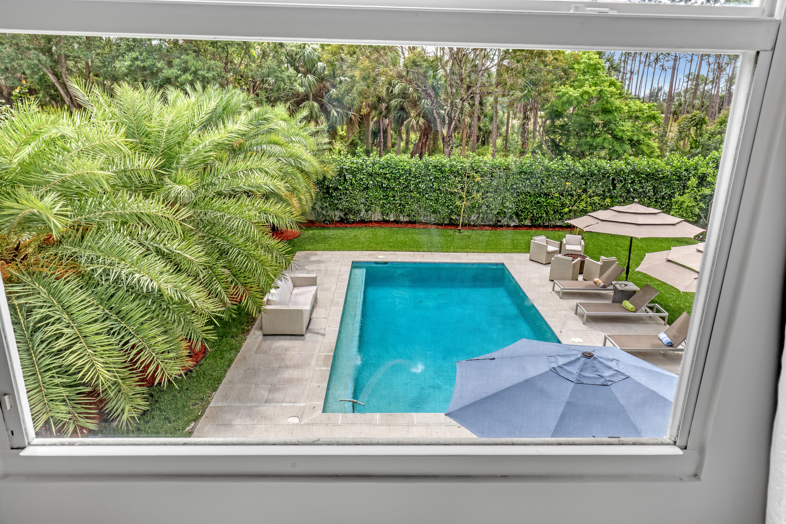 8086 Bautista Way