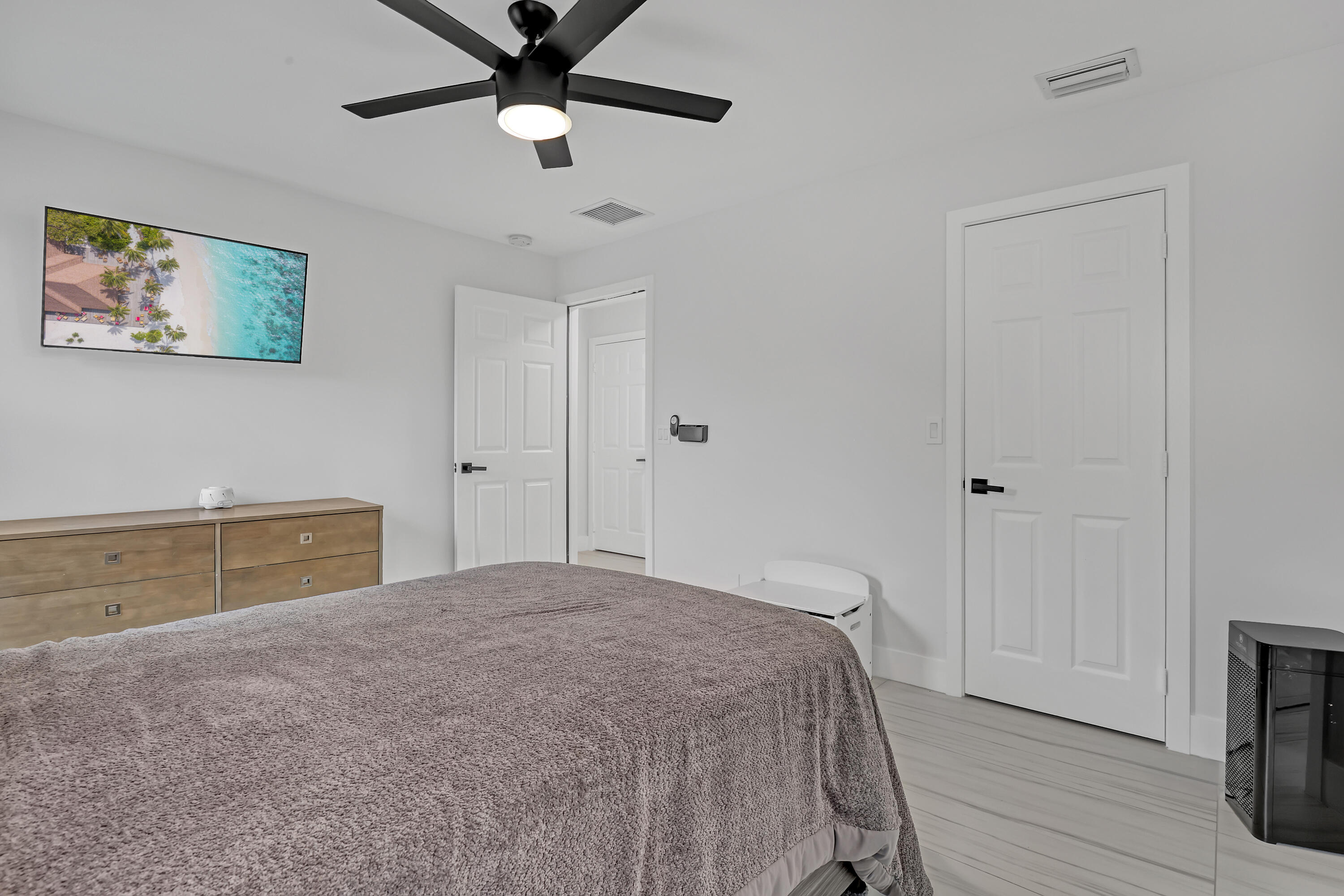 8086 Bautista Way