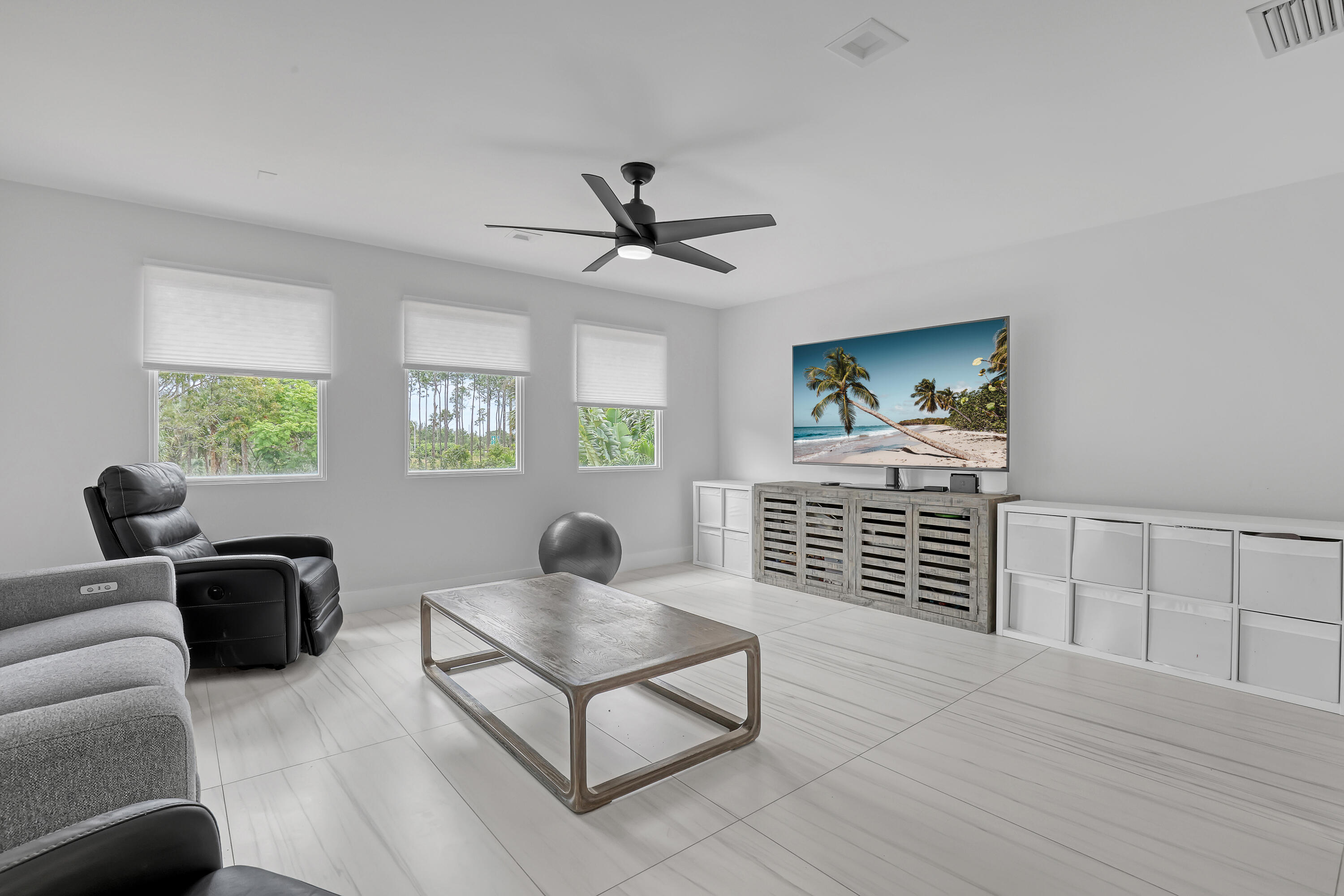 8086 Bautista Way