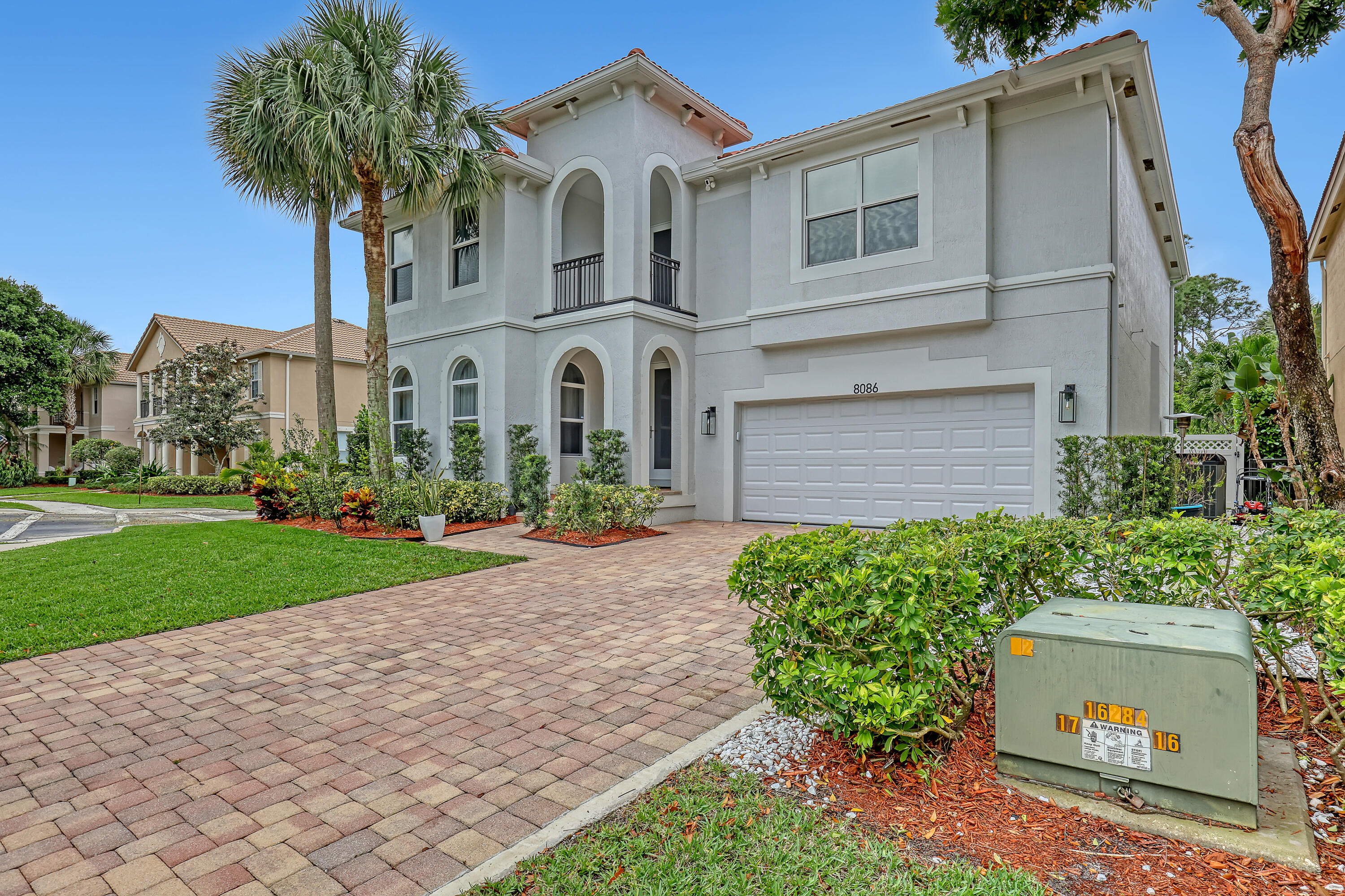 8086 Bautista Way