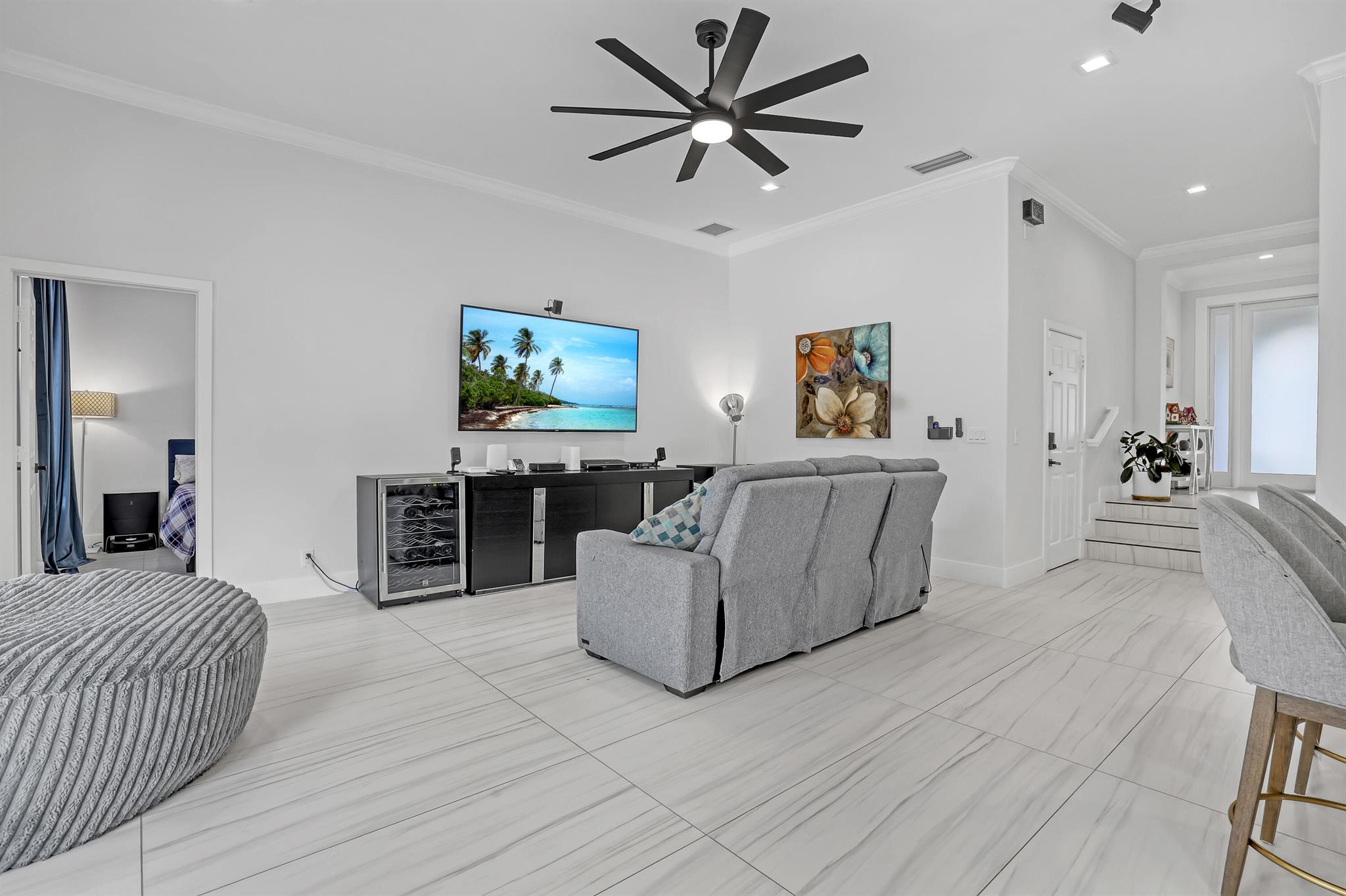 8086 Bautista Way