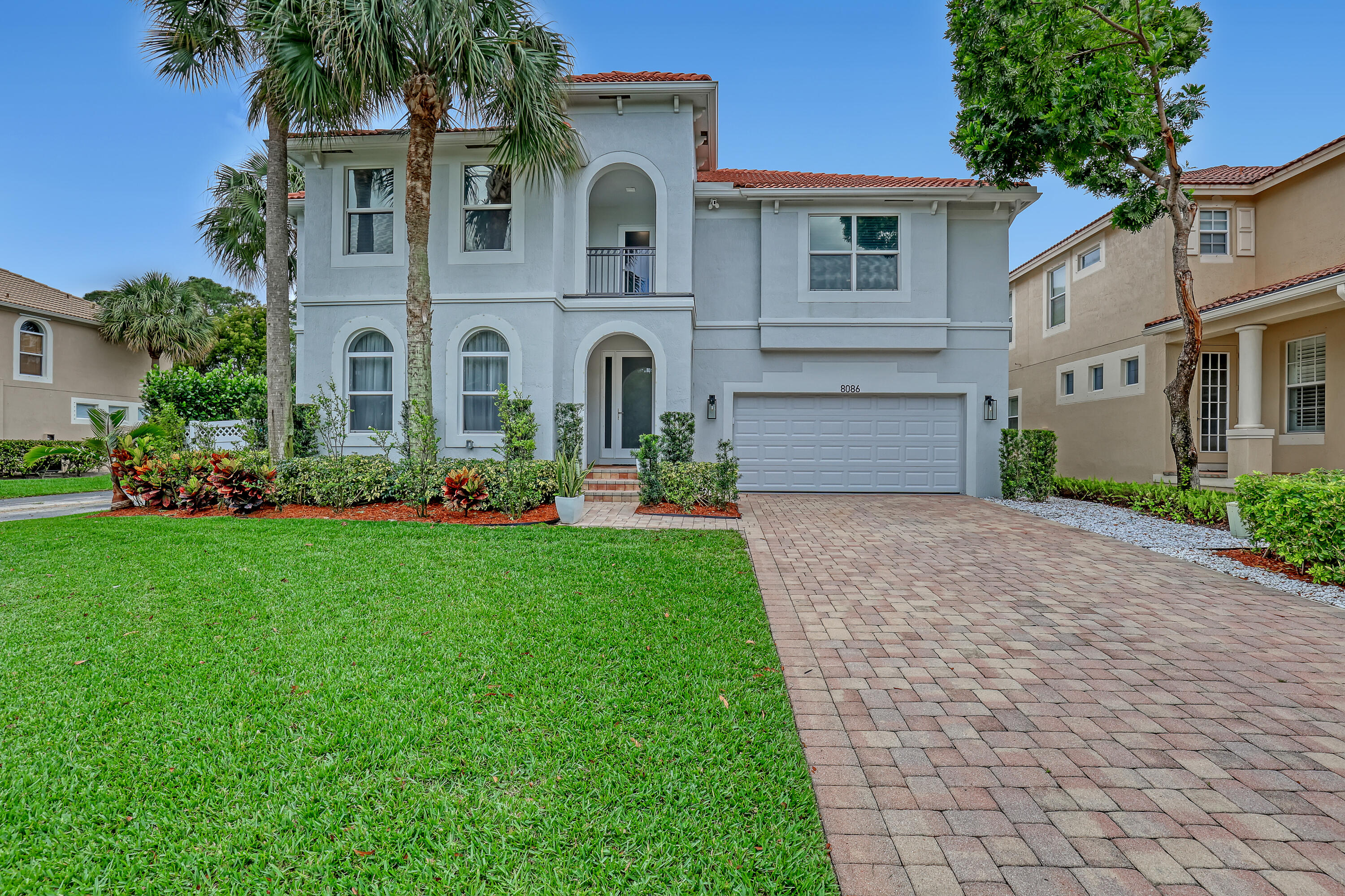 8086 Bautista Way