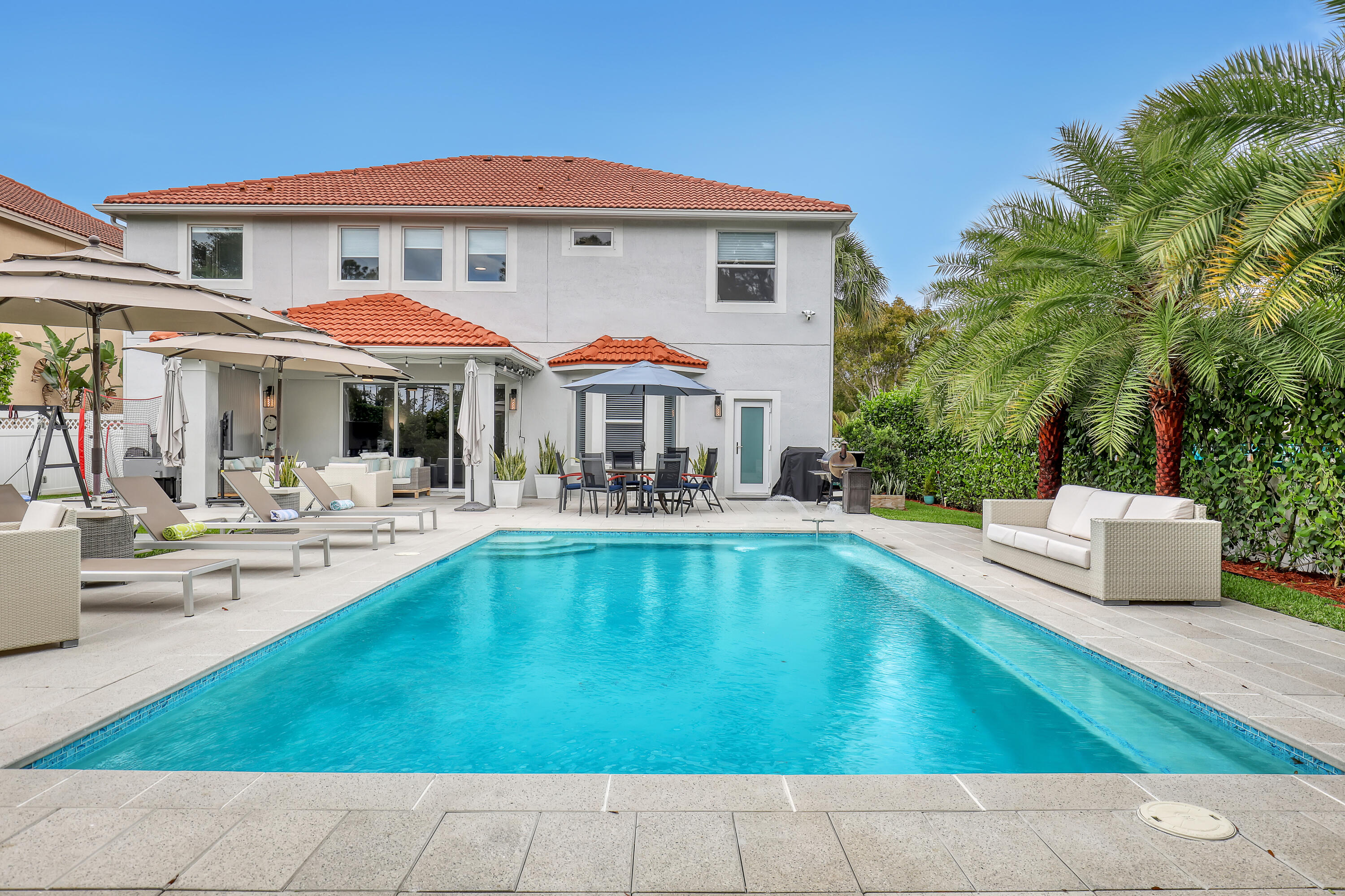 8086 Bautista Way