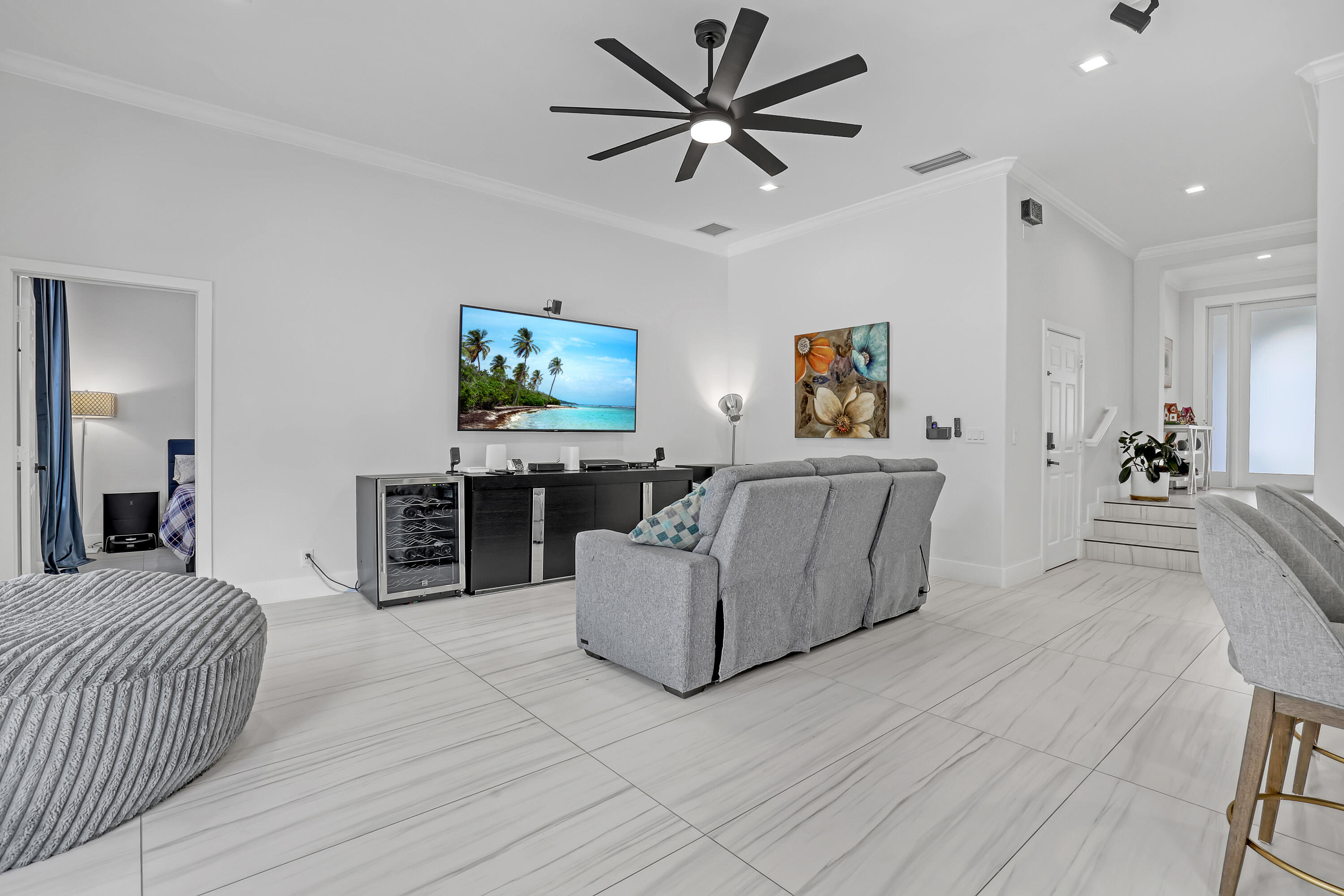 8086 Bautista Way