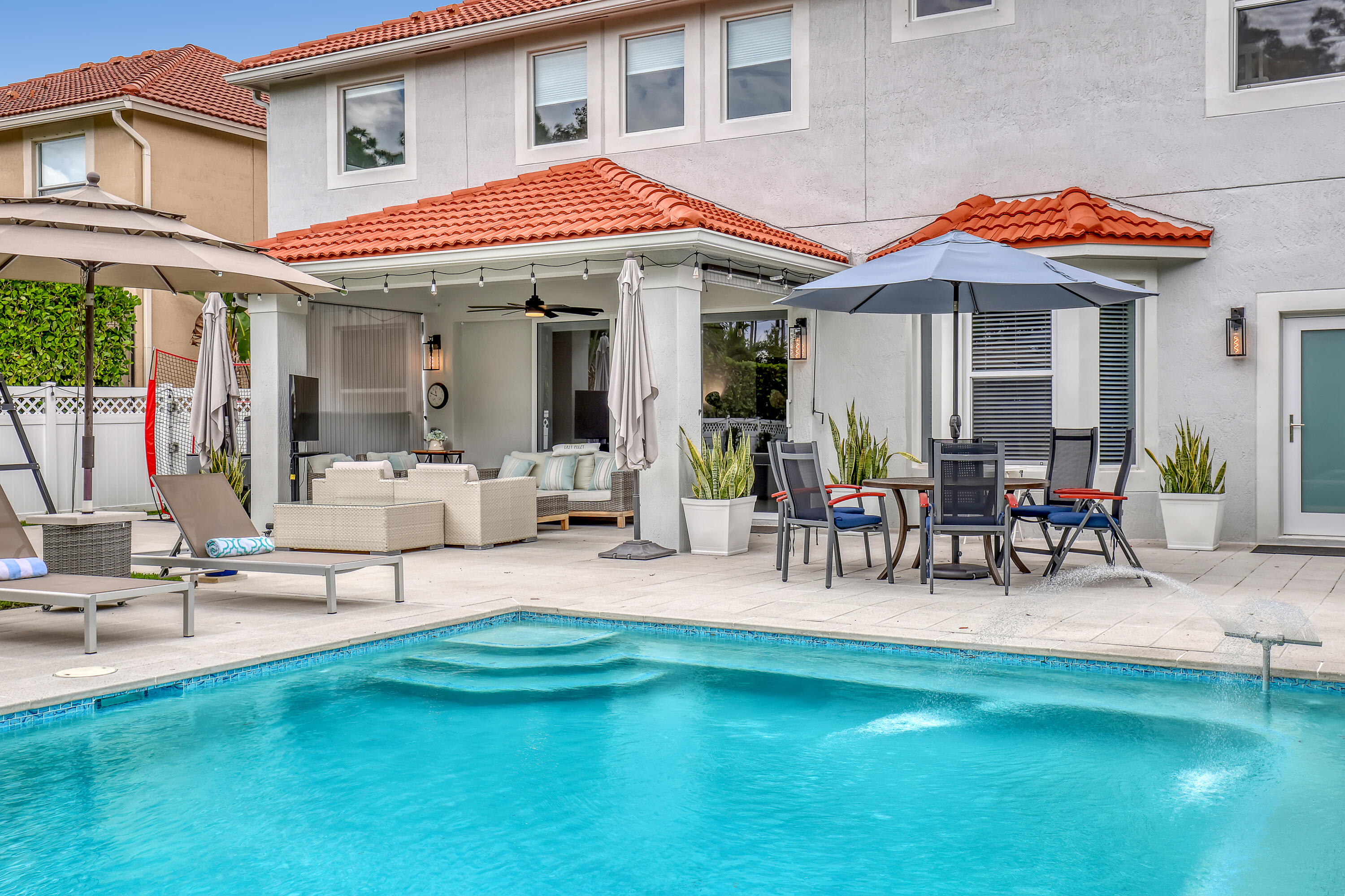 8086 Bautista Way