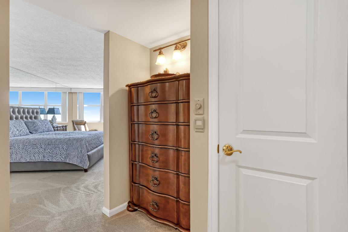 5200 N Ocean Drive 703