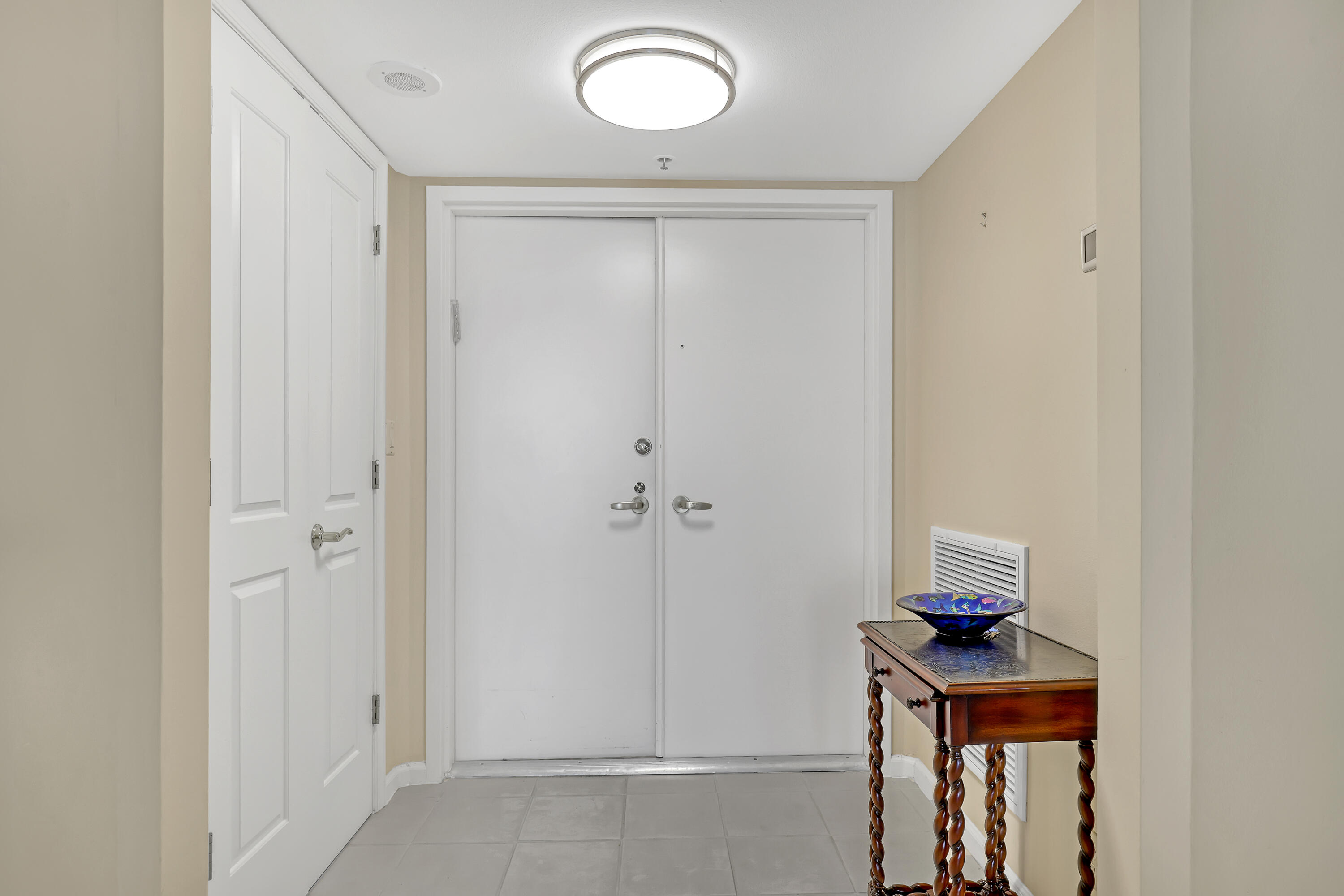 5200 N Ocean Drive 703