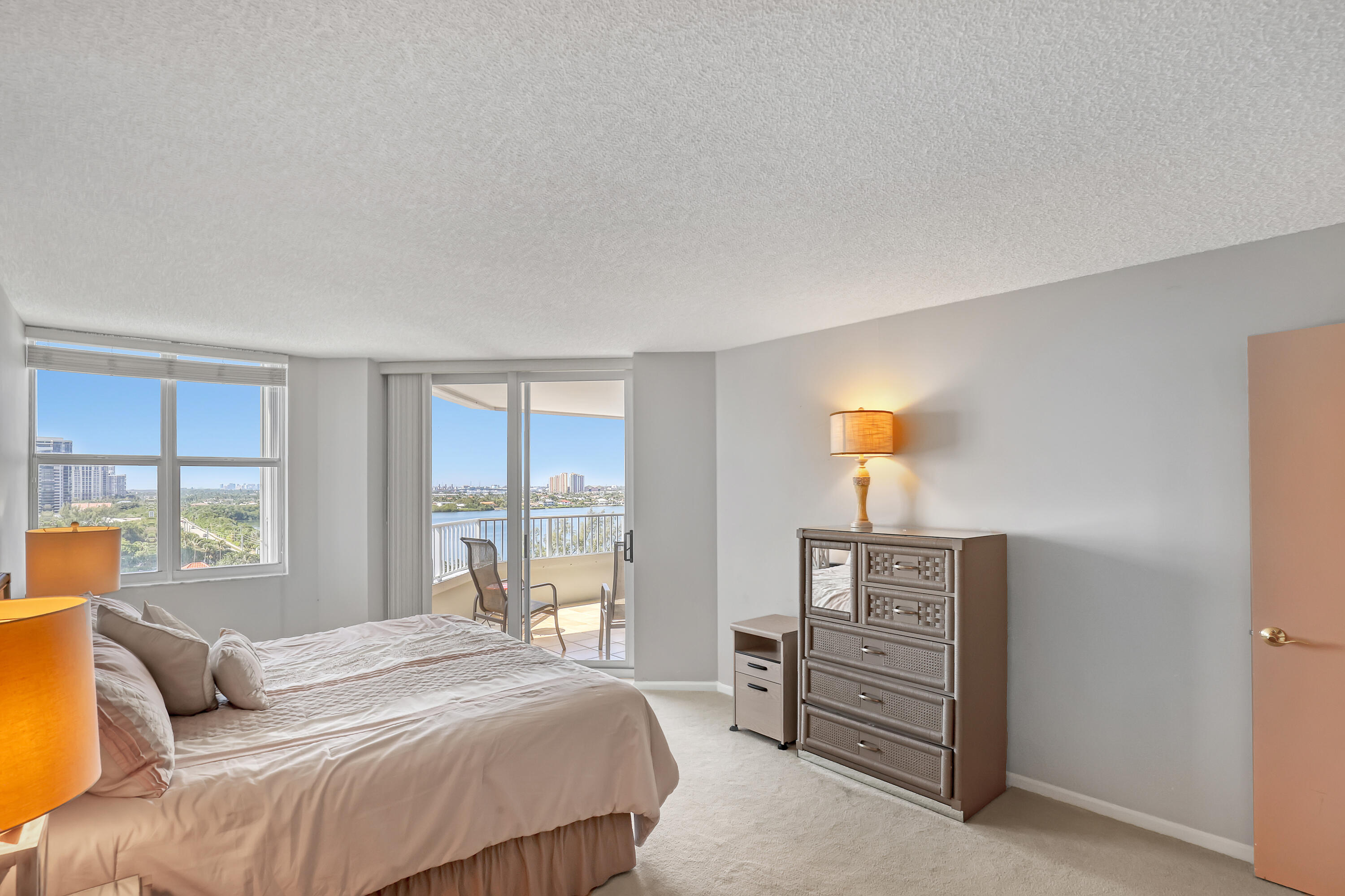 5200 N Ocean Drive 904