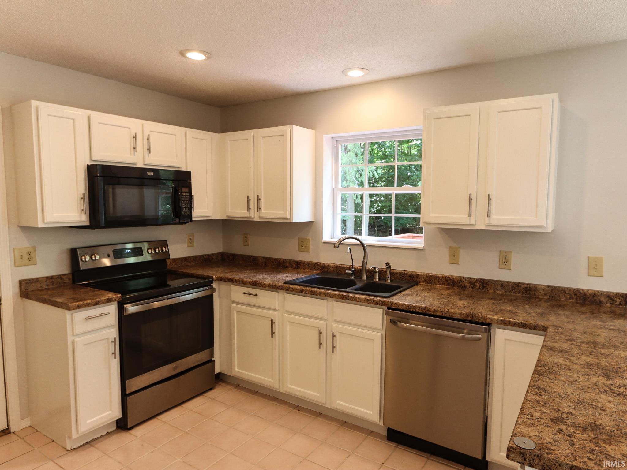 2242 S Sweetbriar Circle