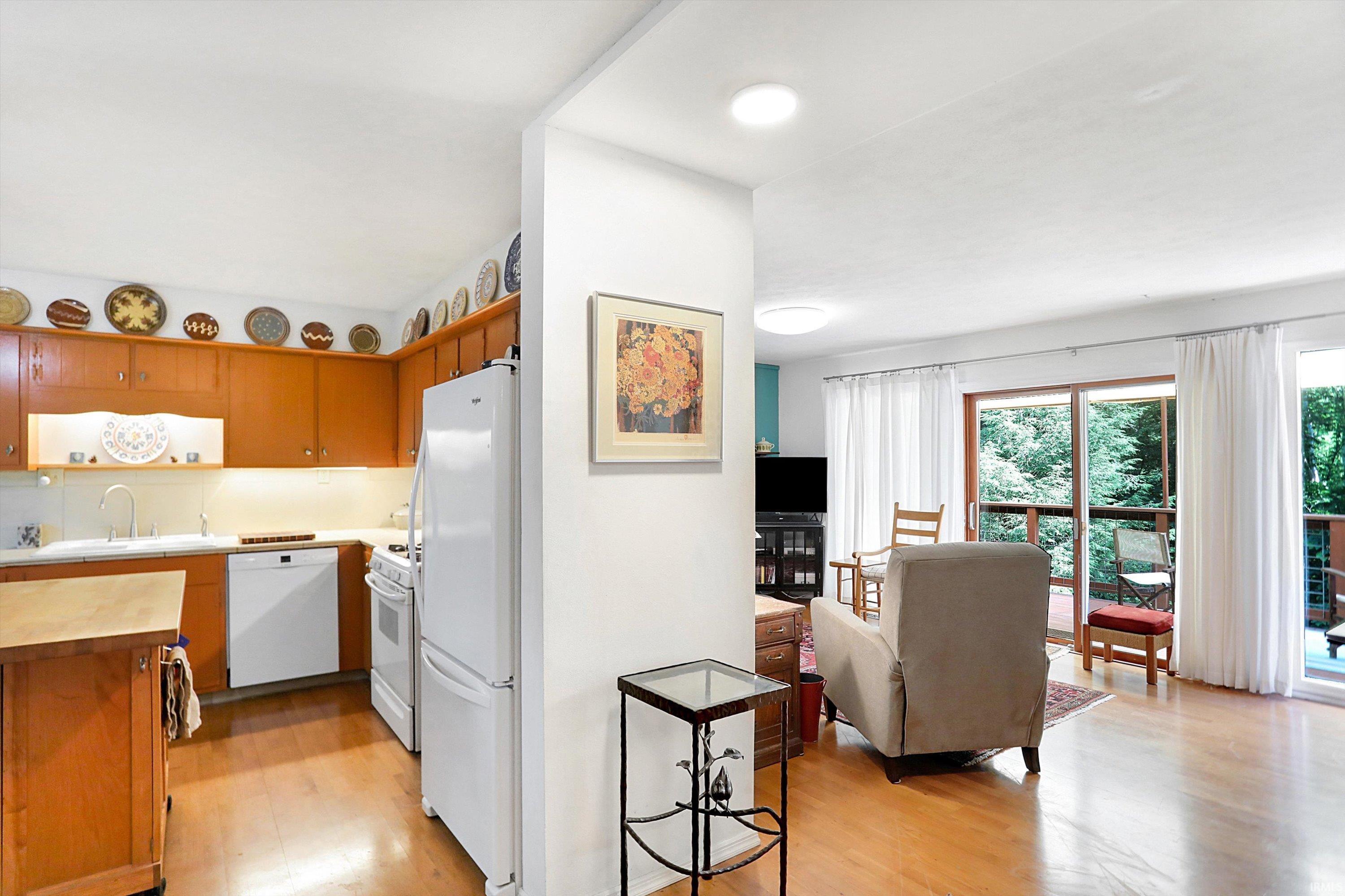 9245 E Woodview Drive