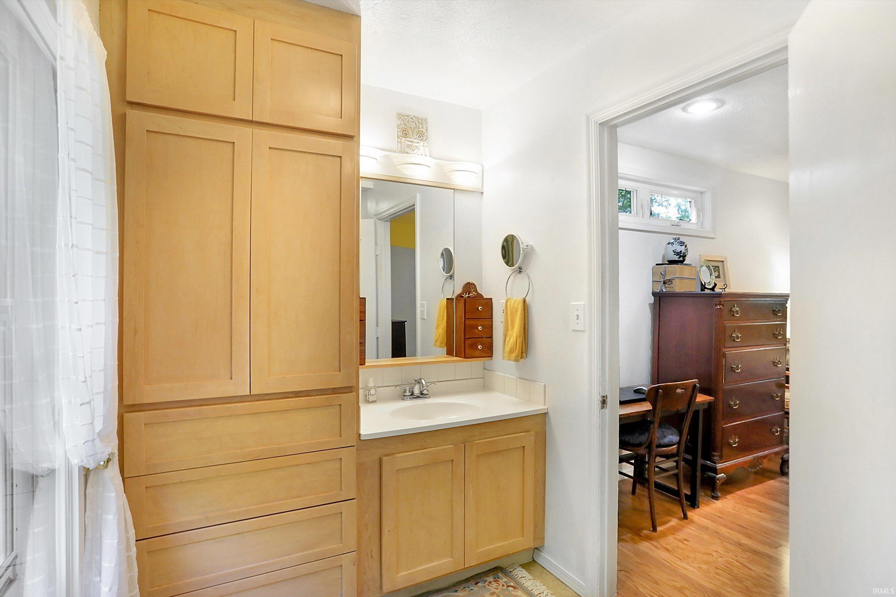 9245 E Woodview Drive