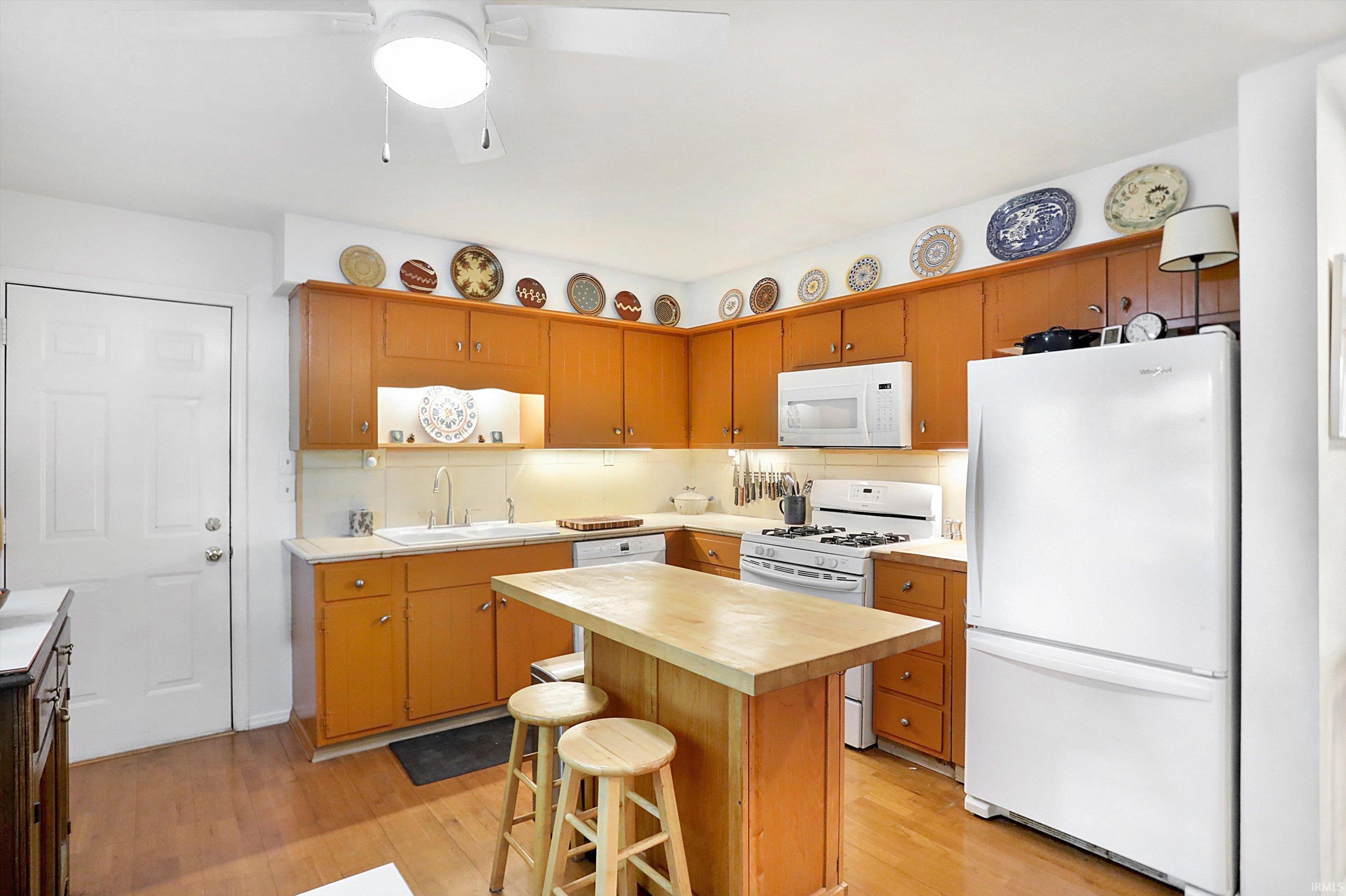 9245 E Woodview Drive