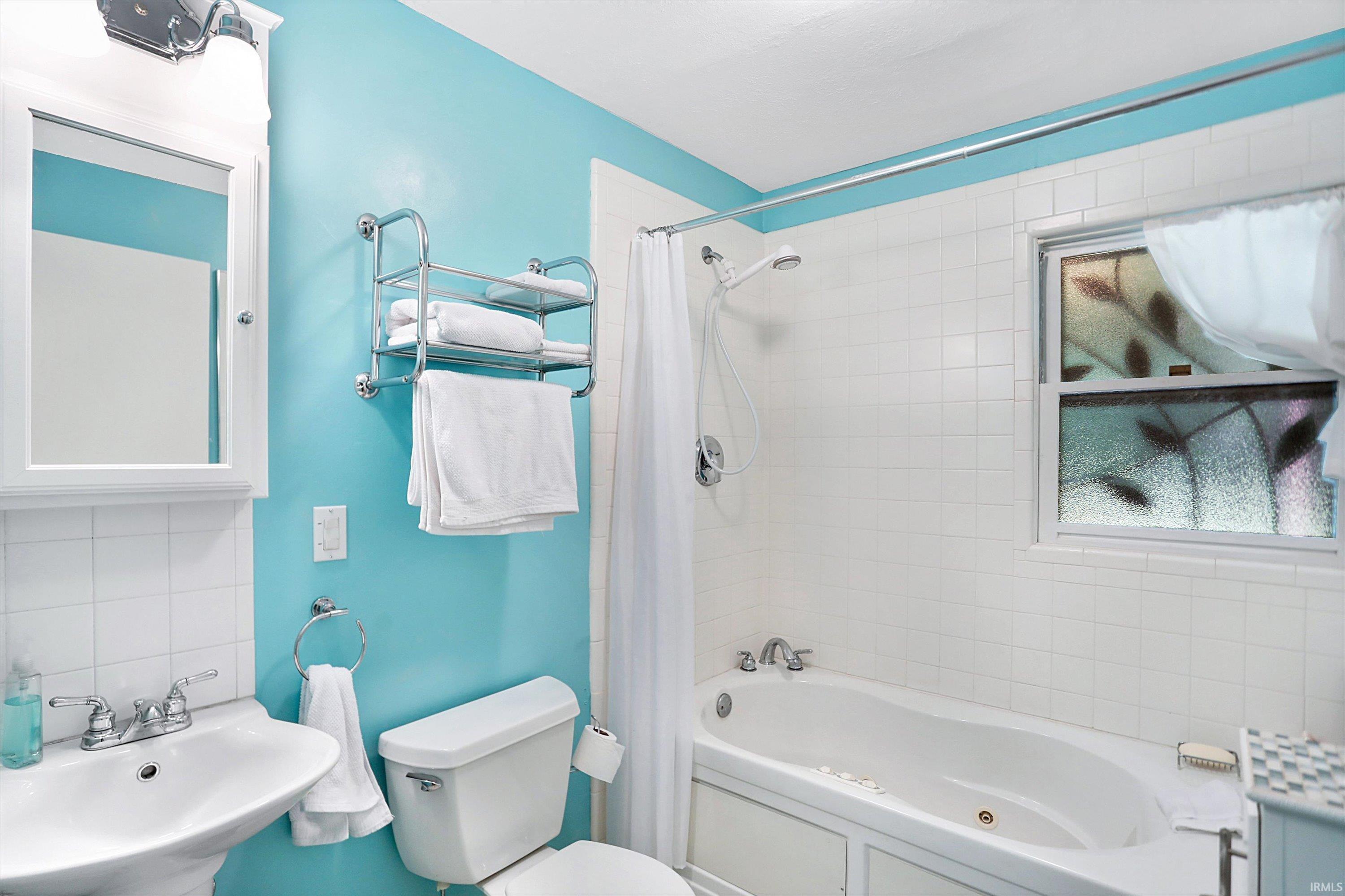 9245 E Woodview Drive