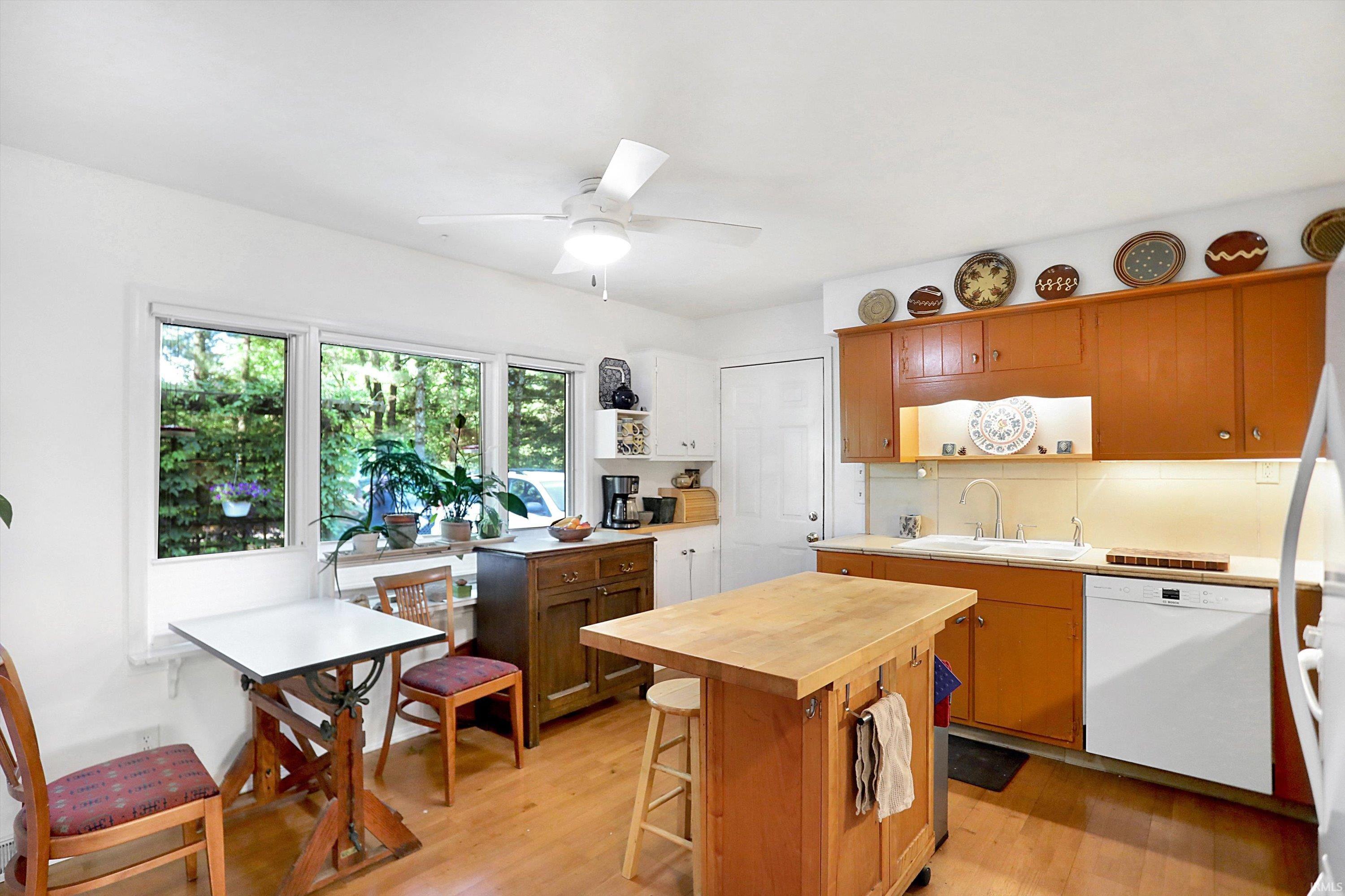 9245 E Woodview Drive