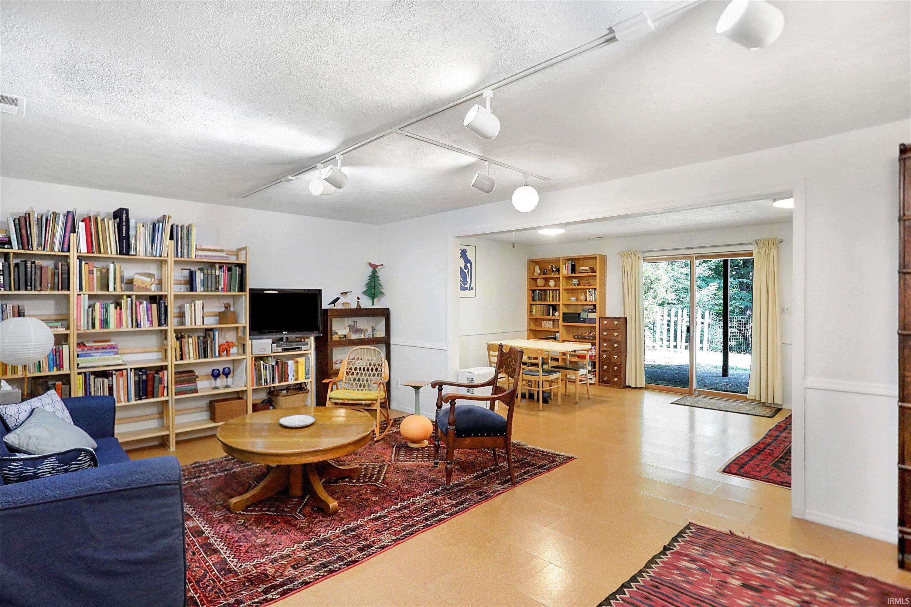 9245 E Woodview Drive