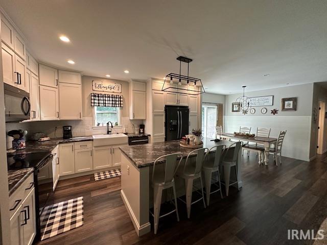 7946 N Old Dutch Church Road