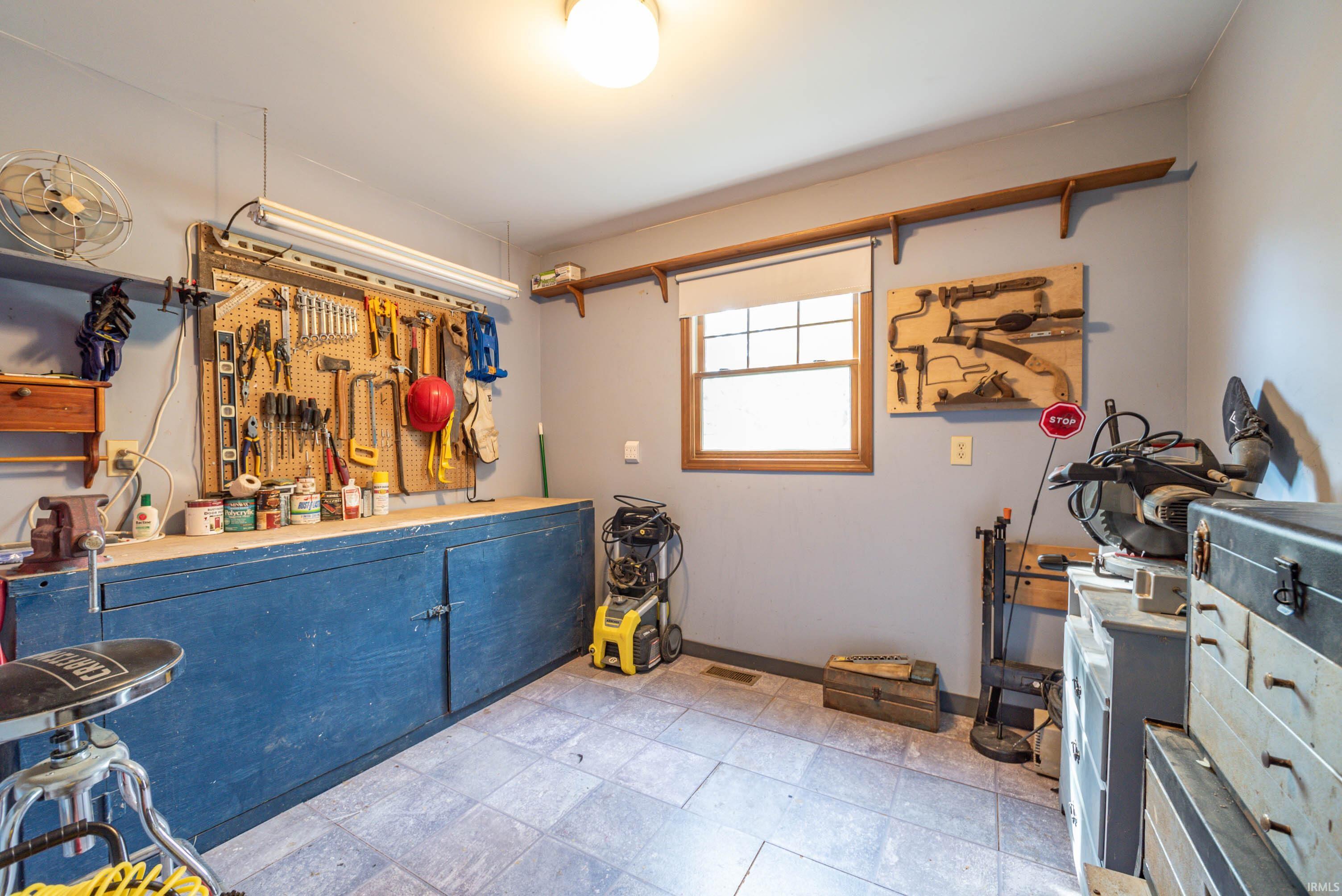 8327 S Strain Ridge Road