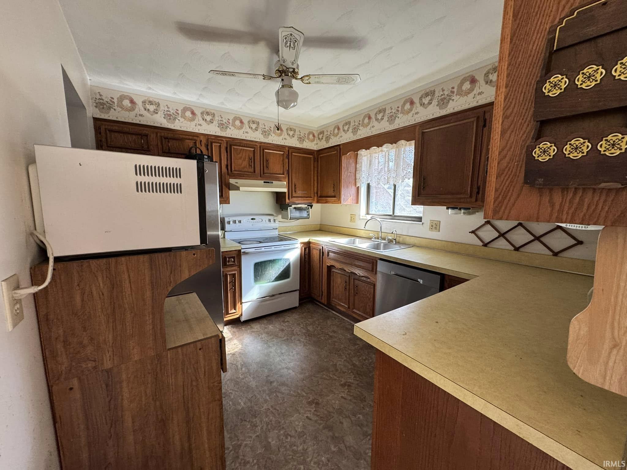 8985 Huggin Hollow Road