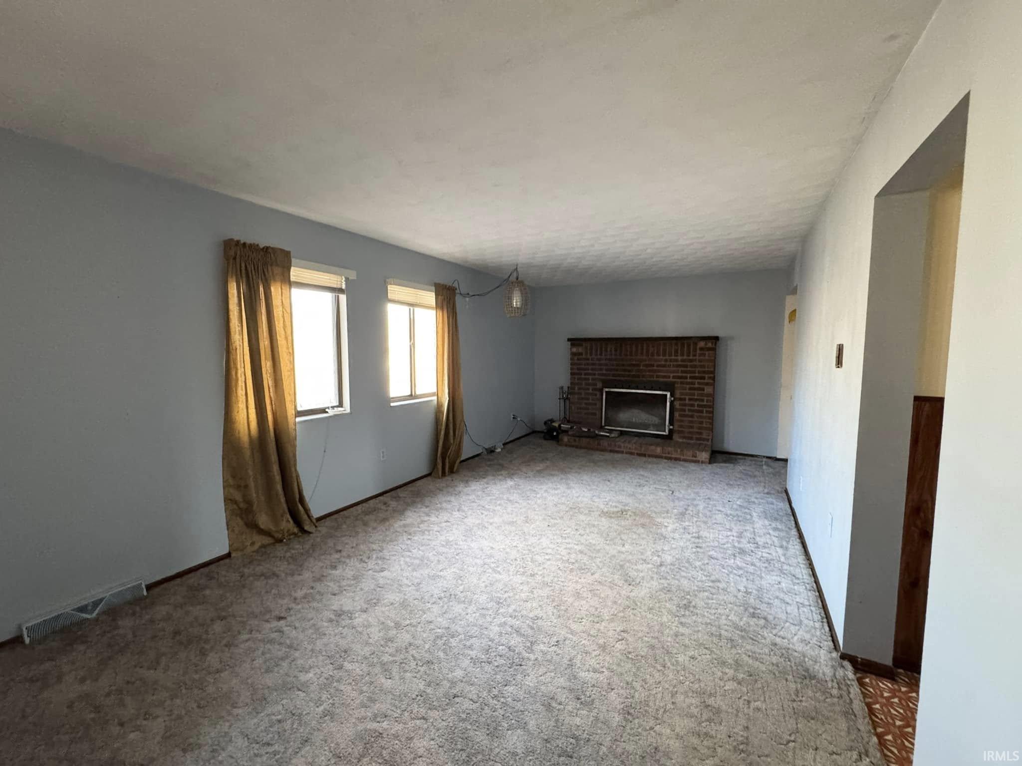 8985 Huggin Hollow Road