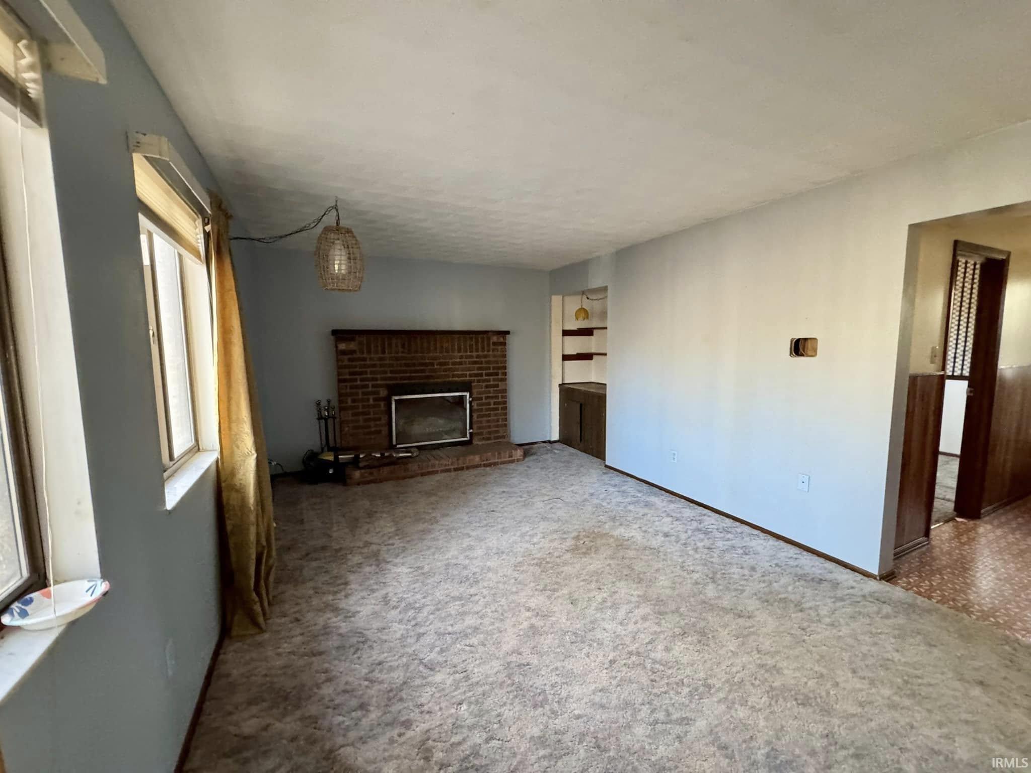 8985 Huggin Hollow Road