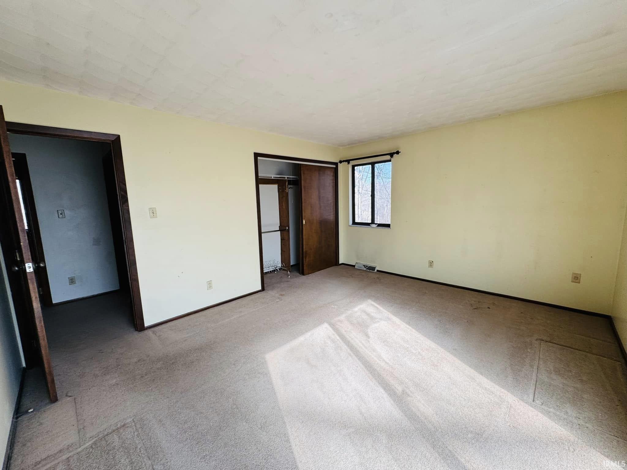 8985 Huggin Hollow Road