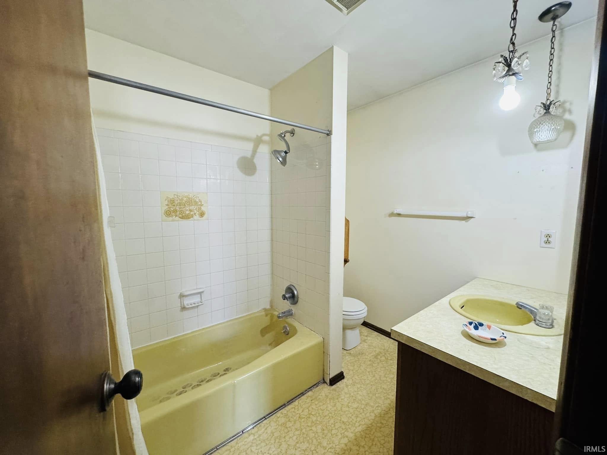 8985 Huggin Hollow Road