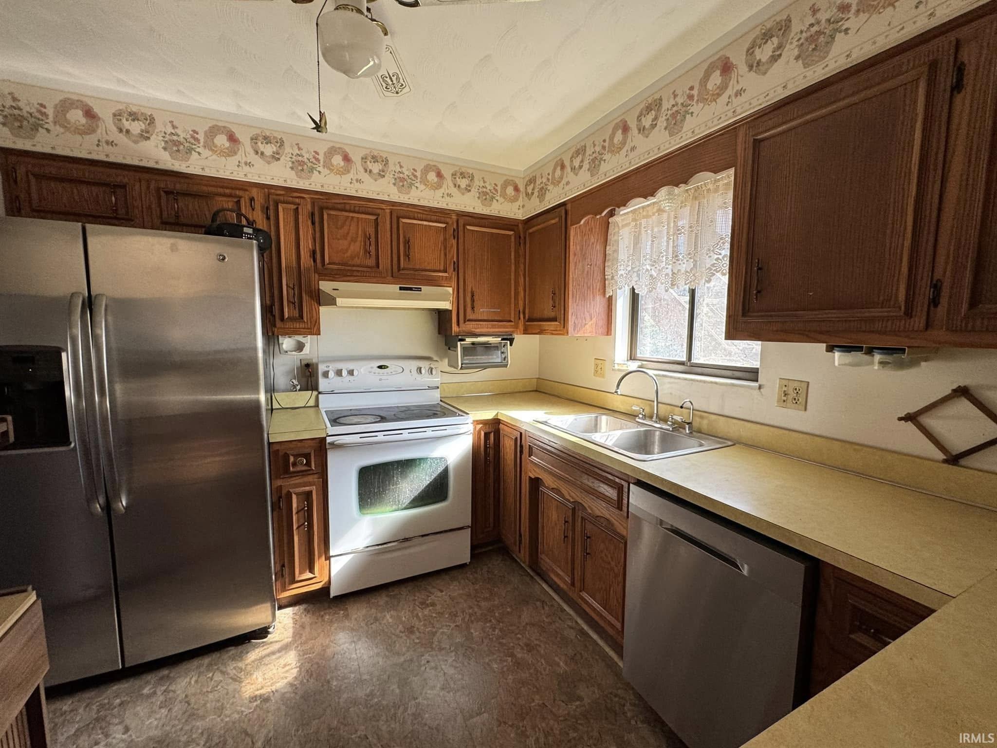 8985 Huggin Hollow Road