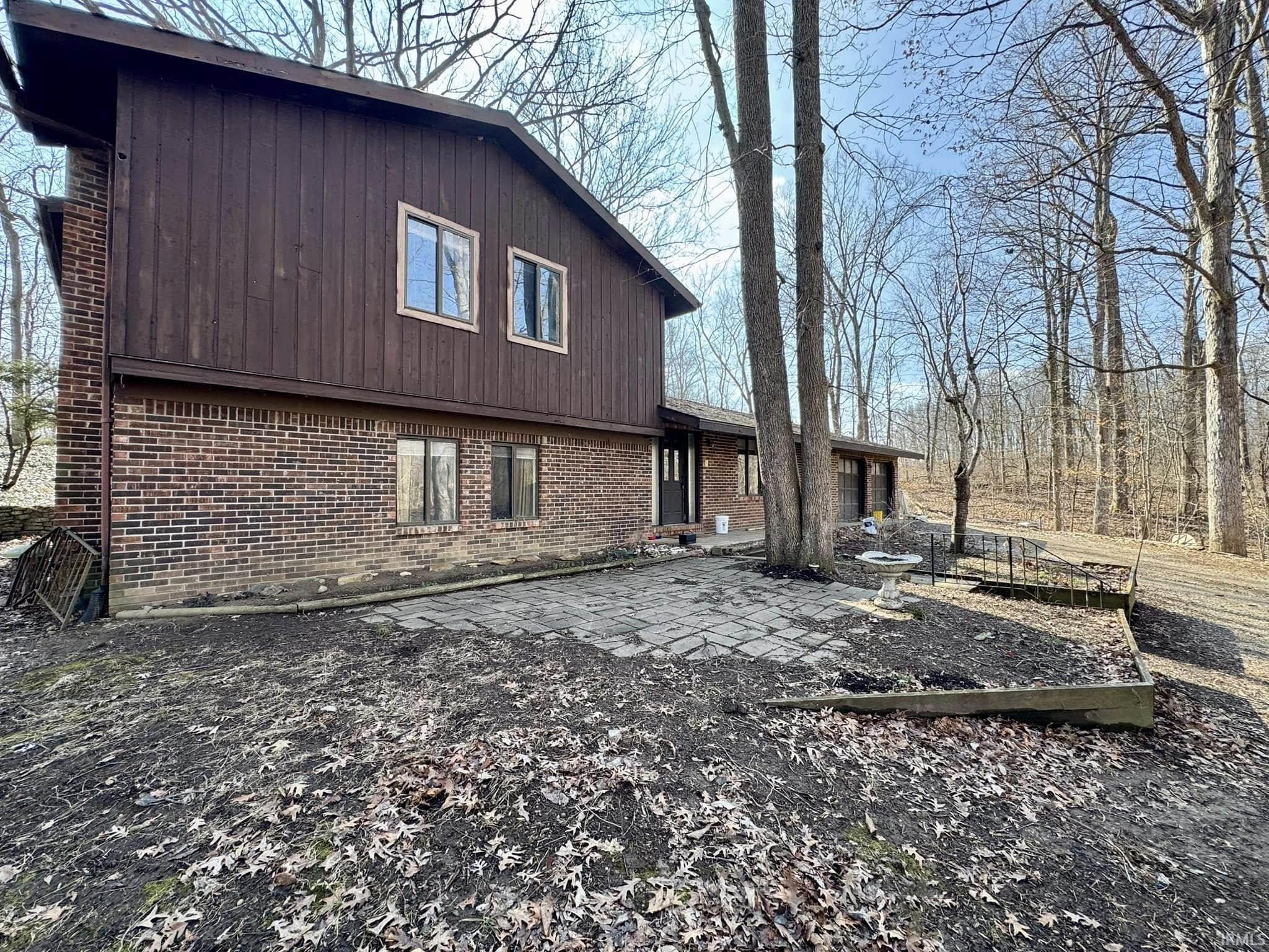 8985 Huggin Hollow Road