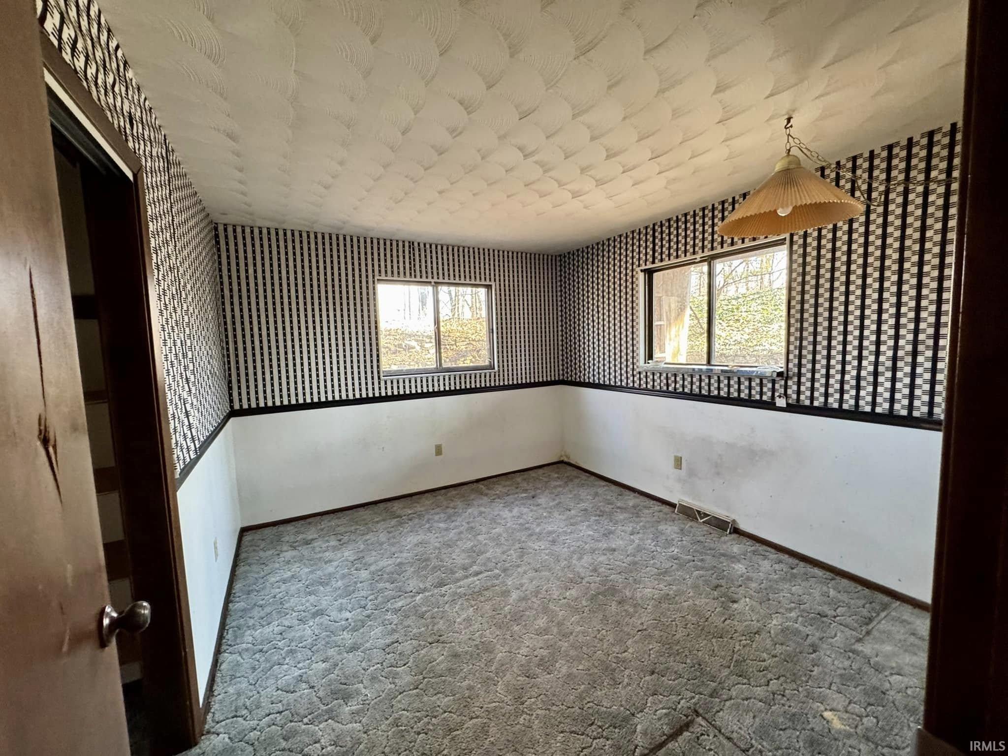 8985 Huggin Hollow Road